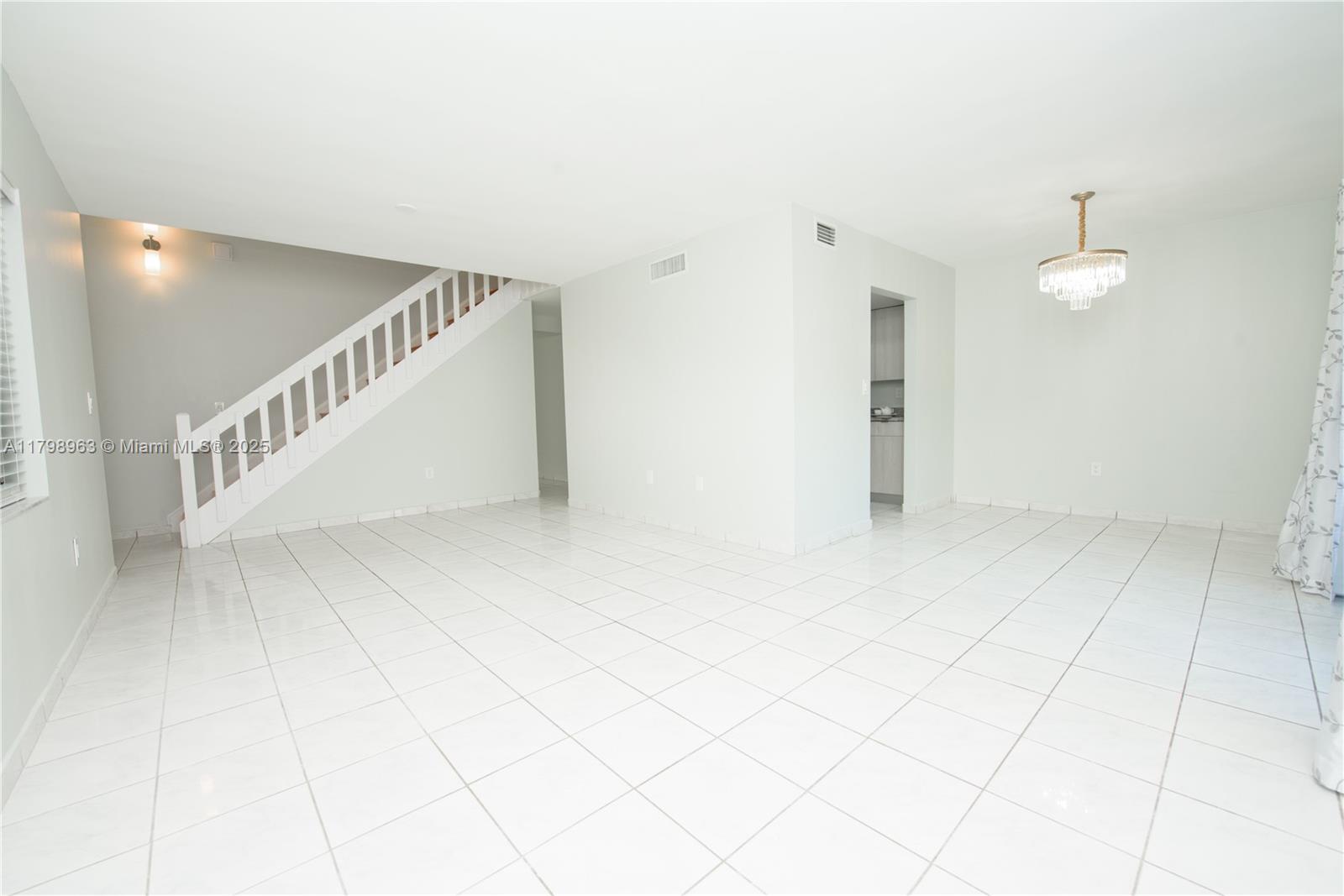 GREENGLADES CONDO 7 - Residential