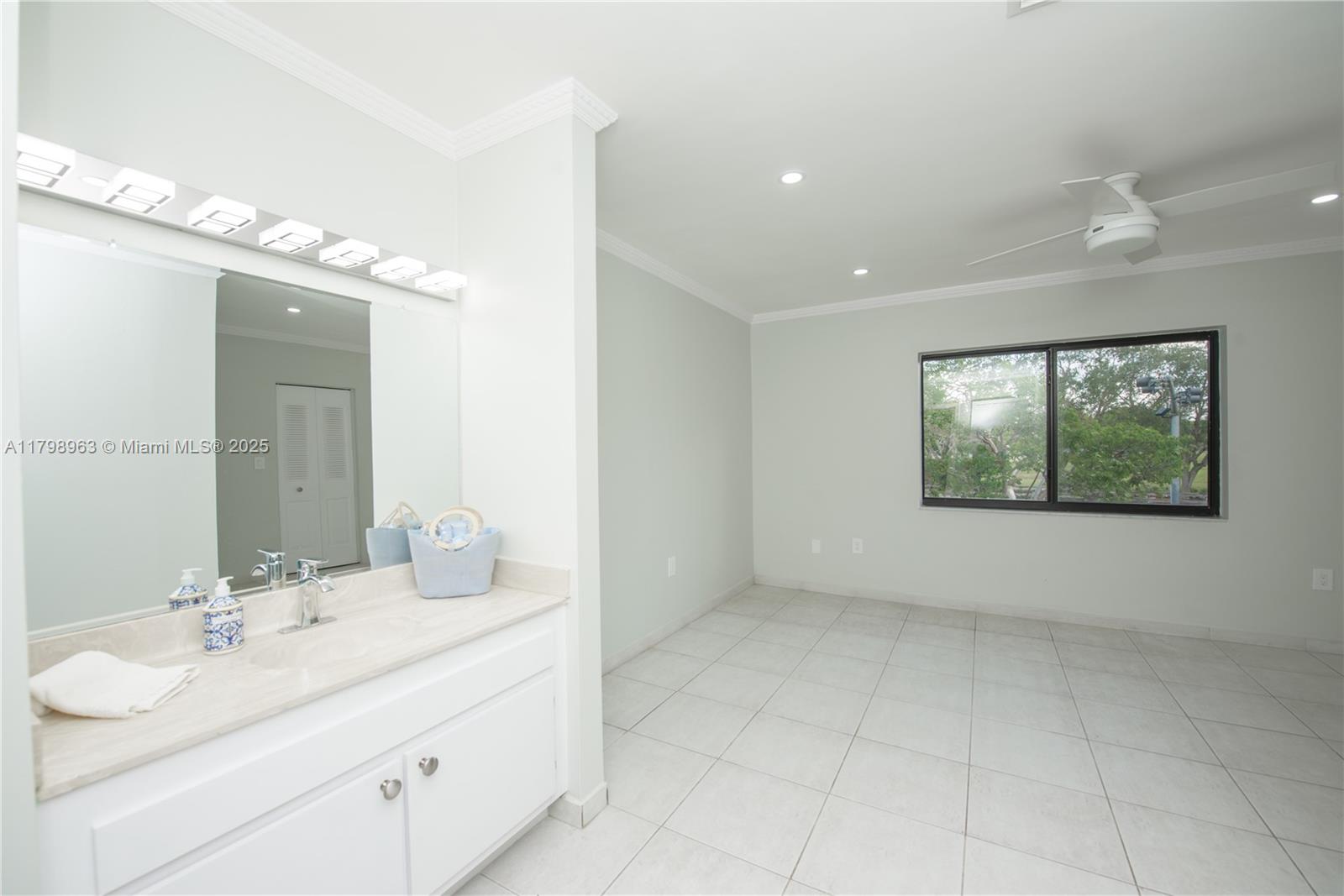 GREENGLADES CONDO 7 - Residential