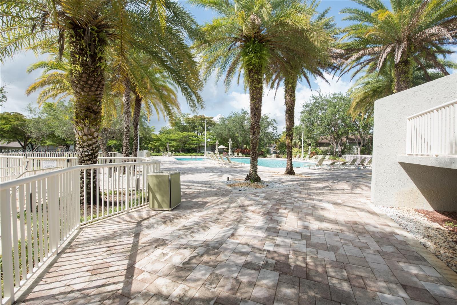 GREENGLADES CONDO 7 - Residential