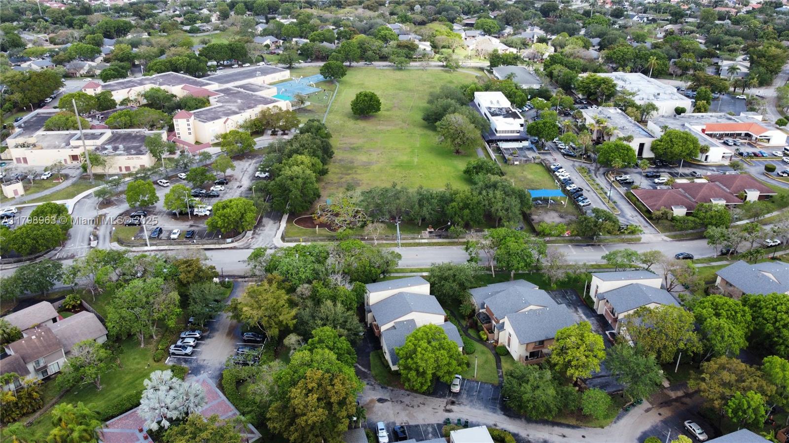 GREENGLADES CONDO 7 - Residential