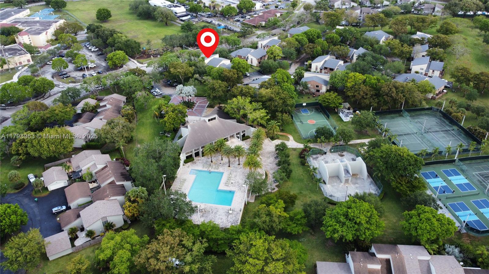 GREENGLADES CONDO 7 - Residential