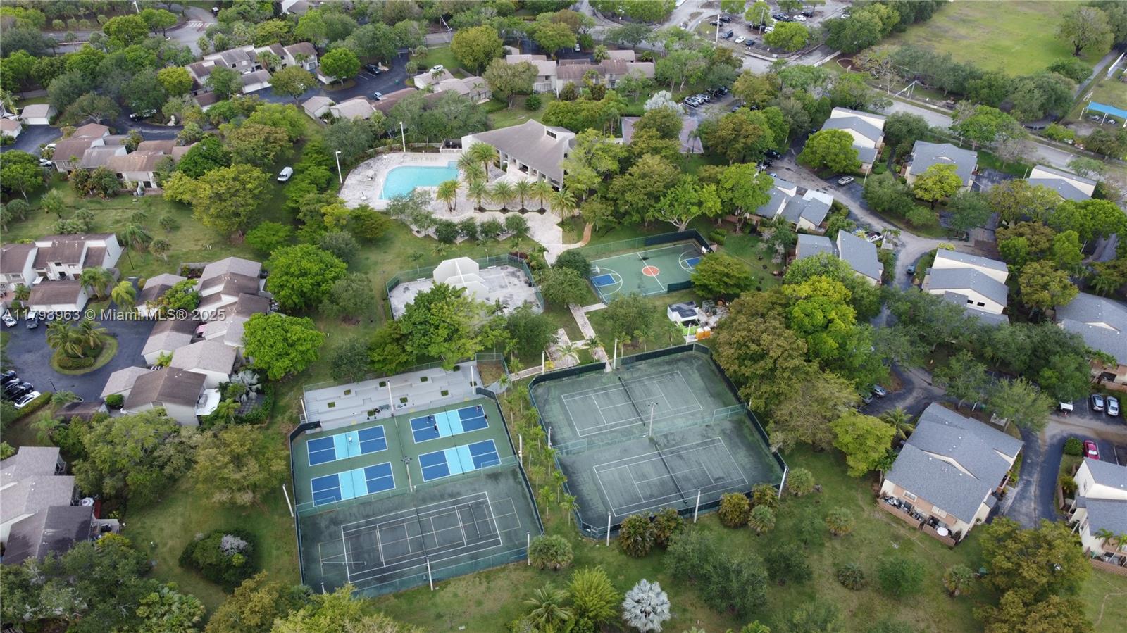 GREENGLADES CONDO 7 - Residential