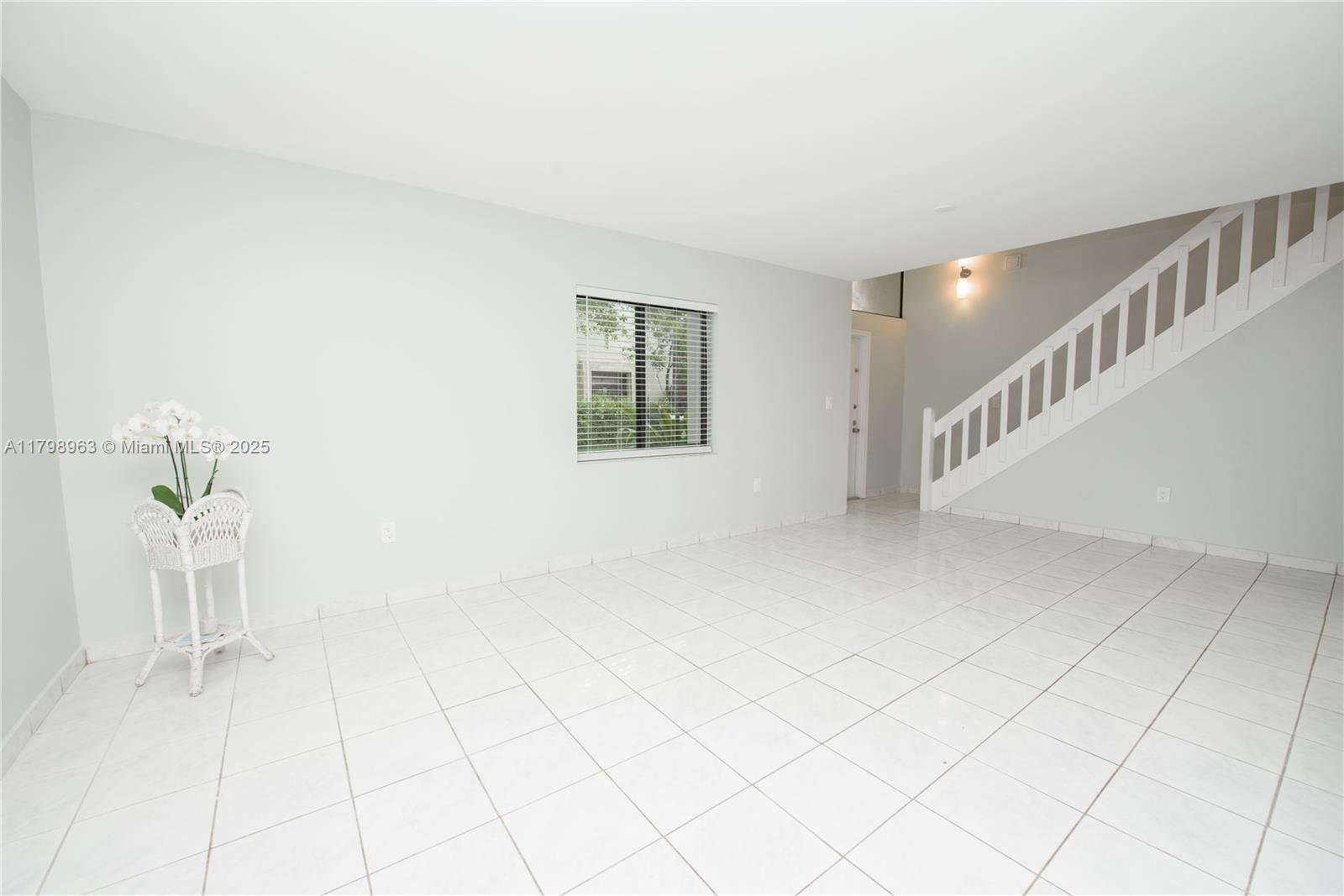 GREENGLADES CONDO 7 - Residential