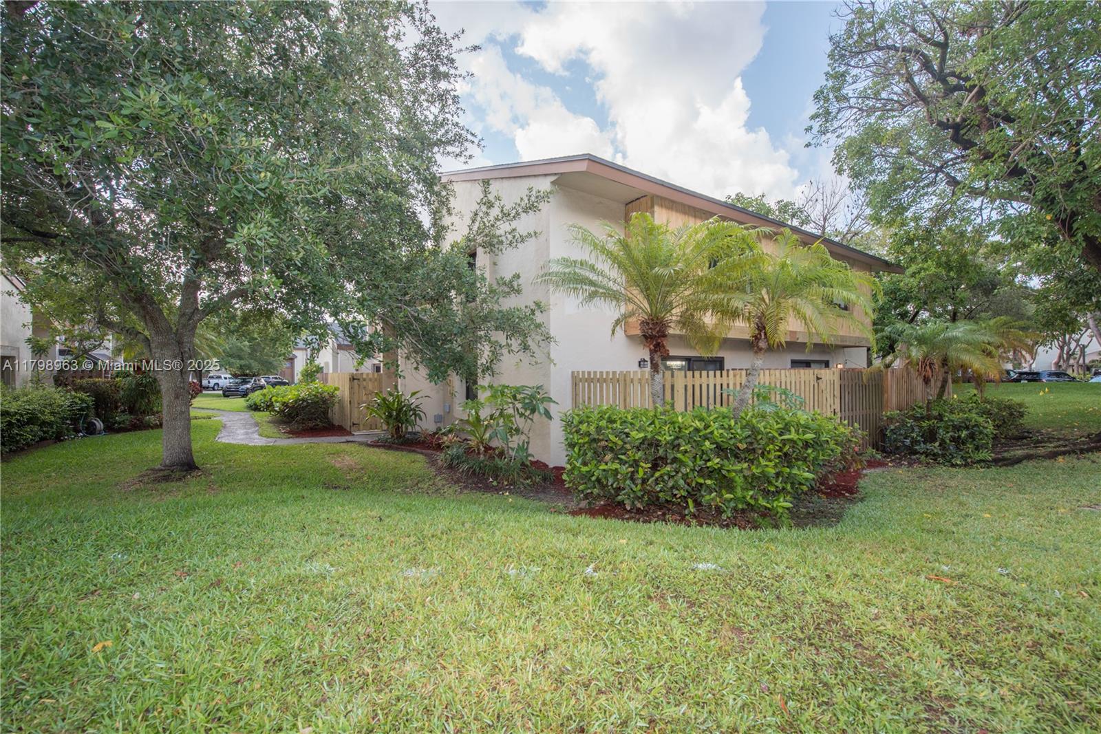 10945 SW 113th Pl 1B