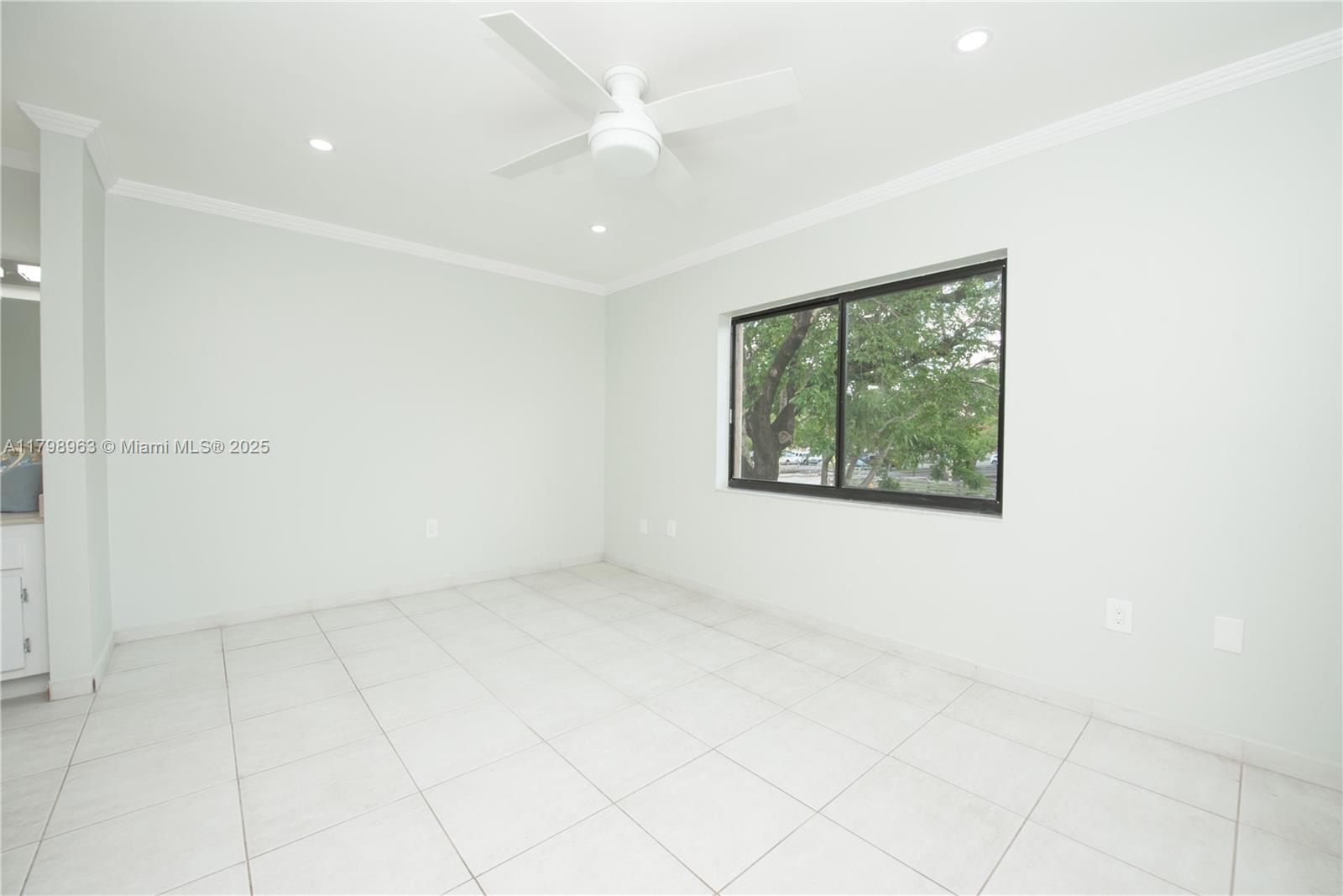 GREENGLADES CONDO 7 - Residential