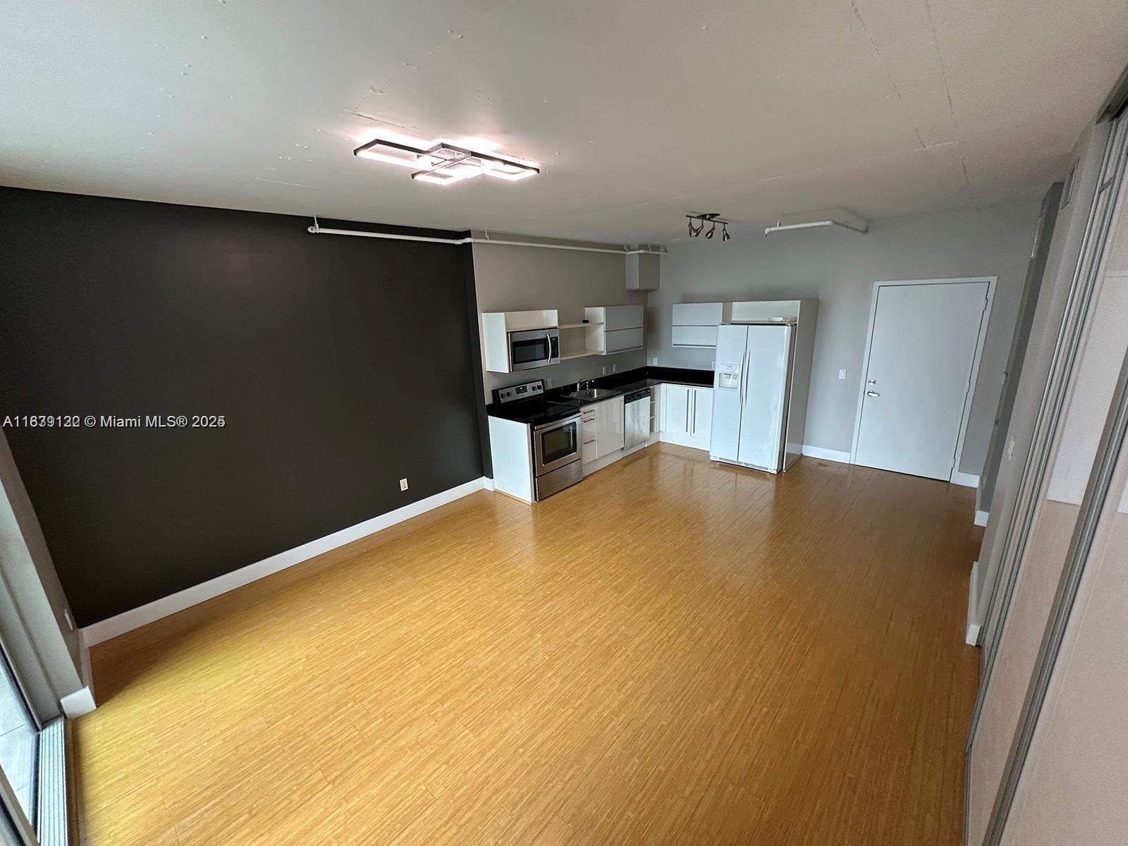690 SW 1st Ct 1221