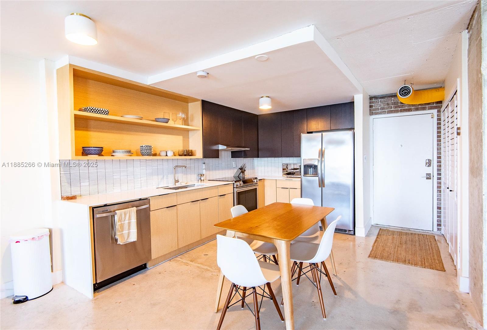 THE ISLANDER CLUB CONDO - Residential