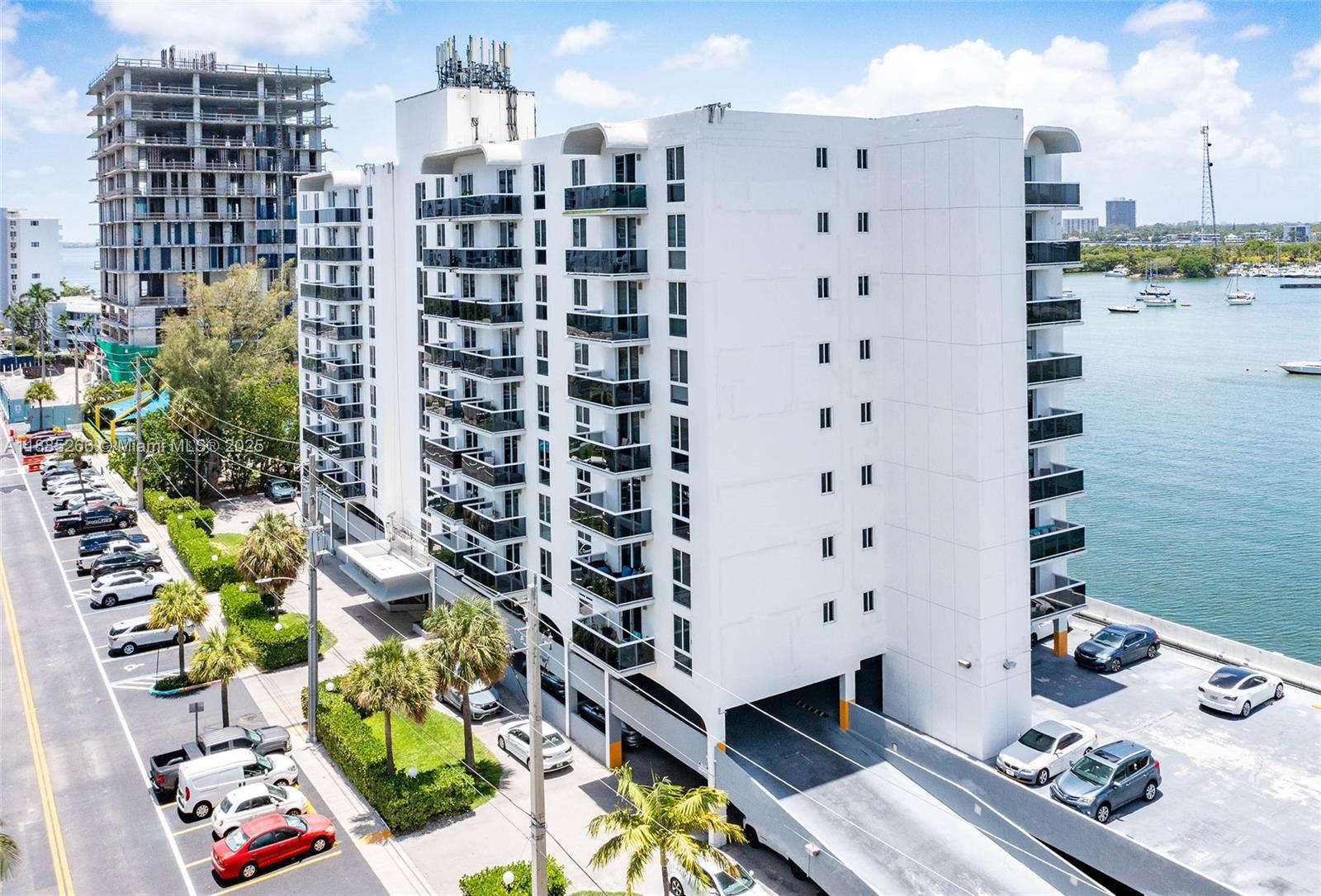 THE ISLANDER CLUB CONDO - Residential