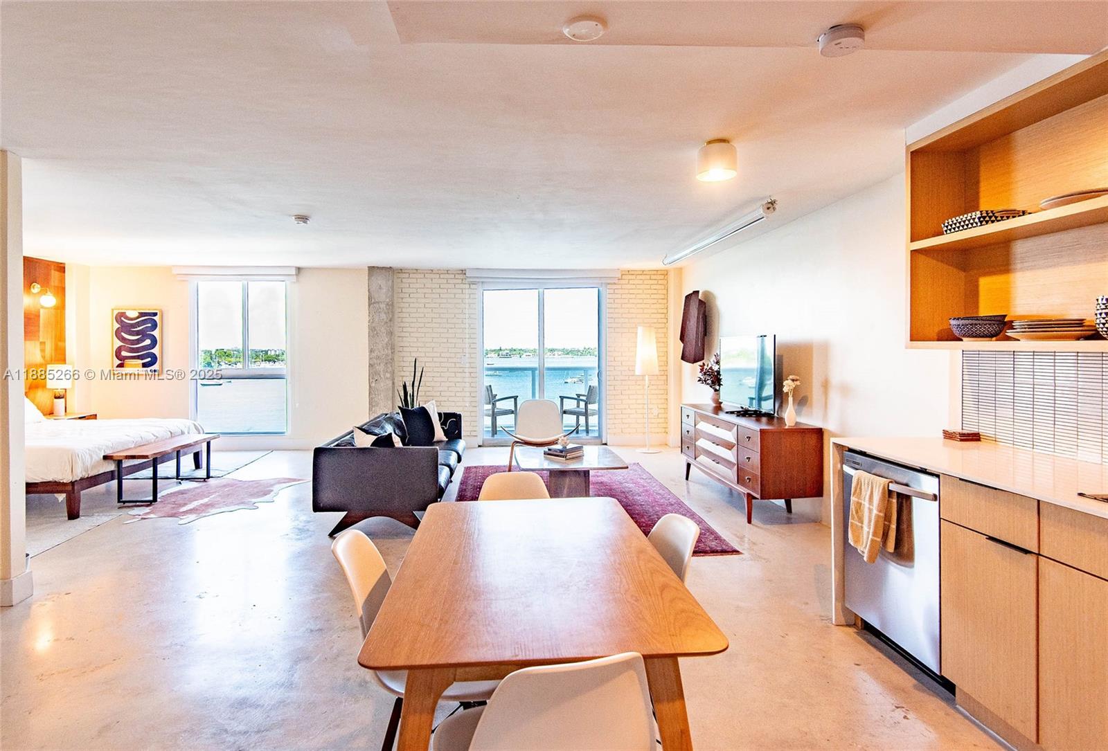 THE ISLANDER CLUB CONDO - Residential
