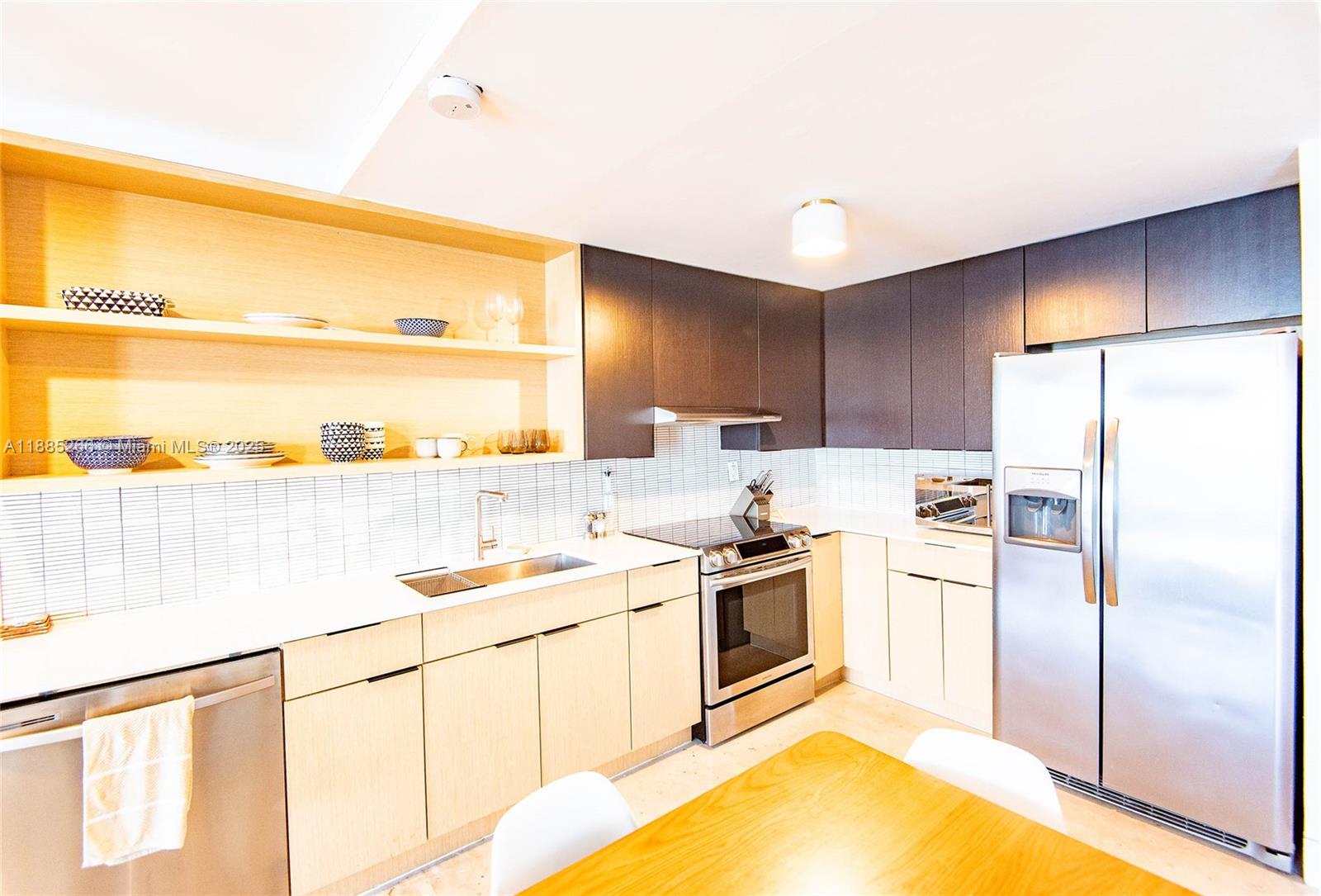 THE ISLANDER CLUB CONDO - Residential