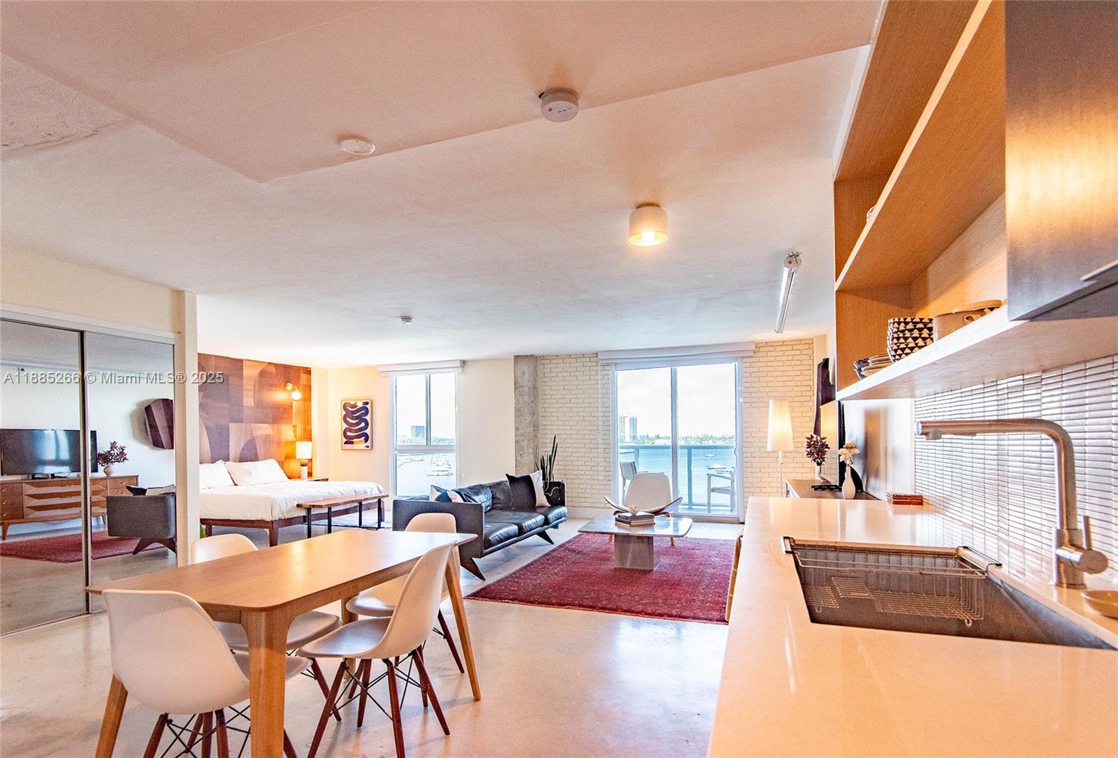 THE ISLANDER CLUB CONDO - Residential