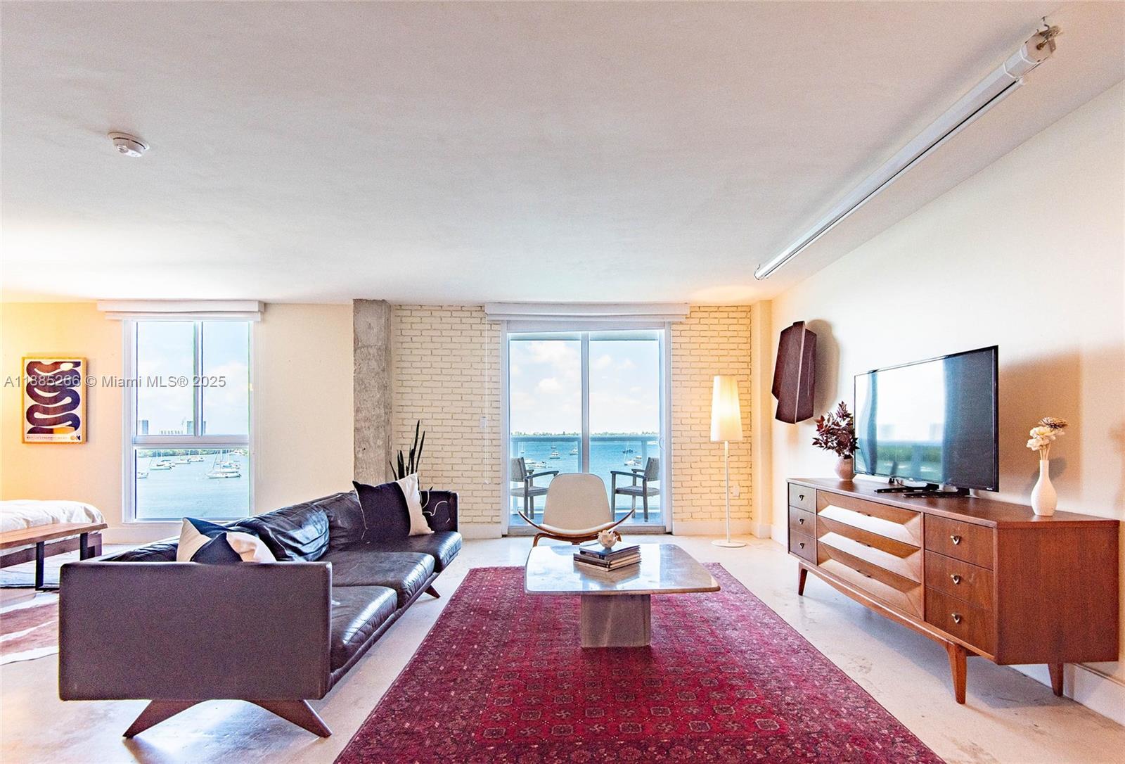 THE ISLANDER CLUB CONDO - Residential