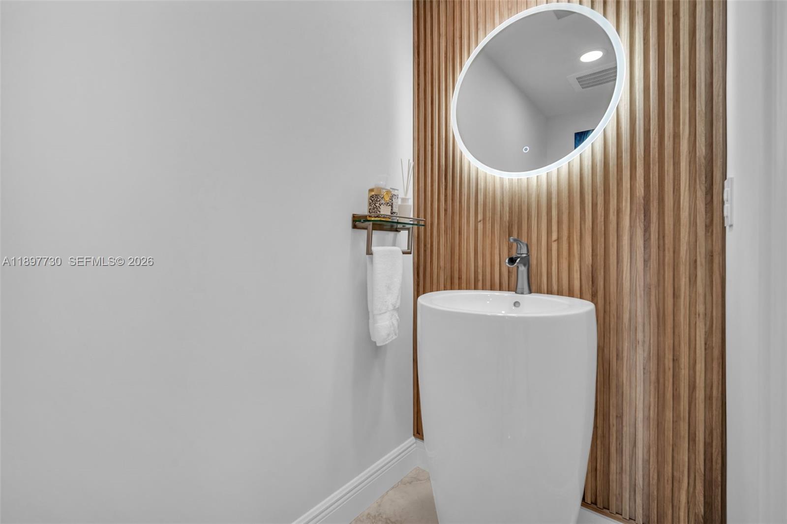 LAS OLAS RIVER HOUSE COND - Residential