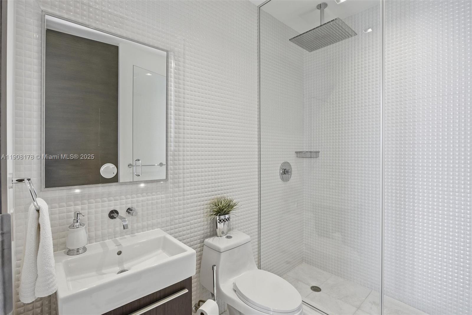 TDR TOWER I CONDO - Residential