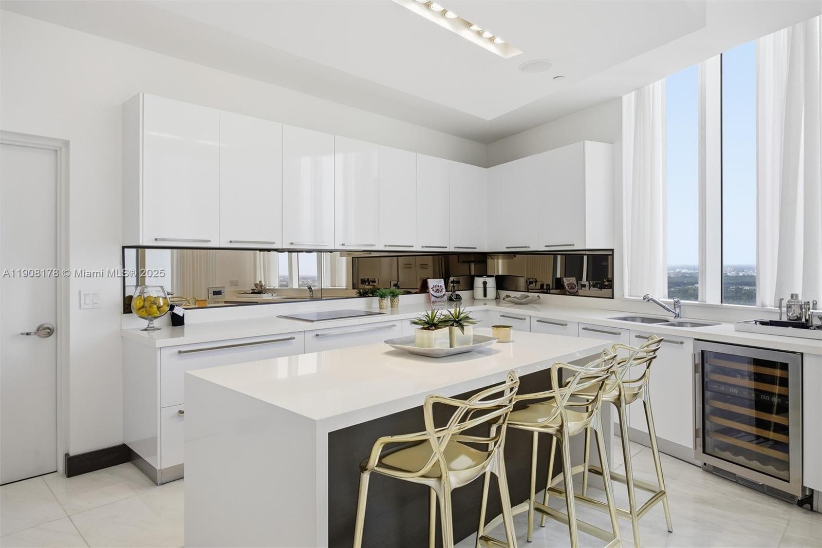 TDR TOWER I CONDO - Residential