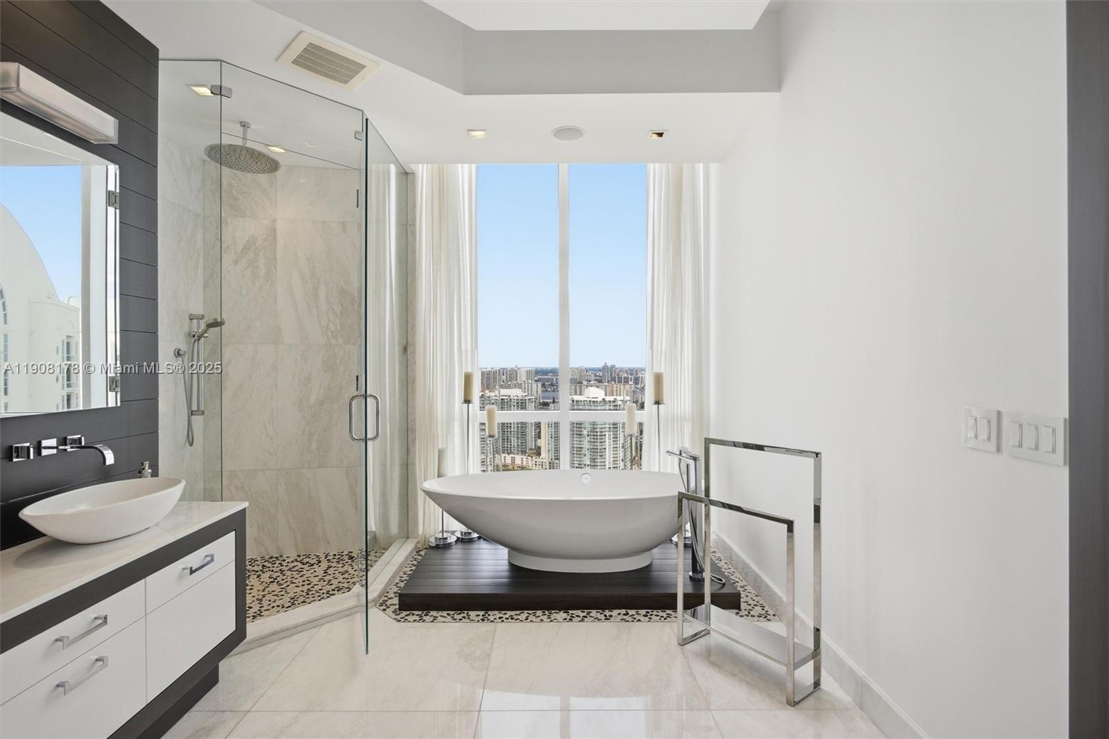 TDR TOWER I CONDO - Residential