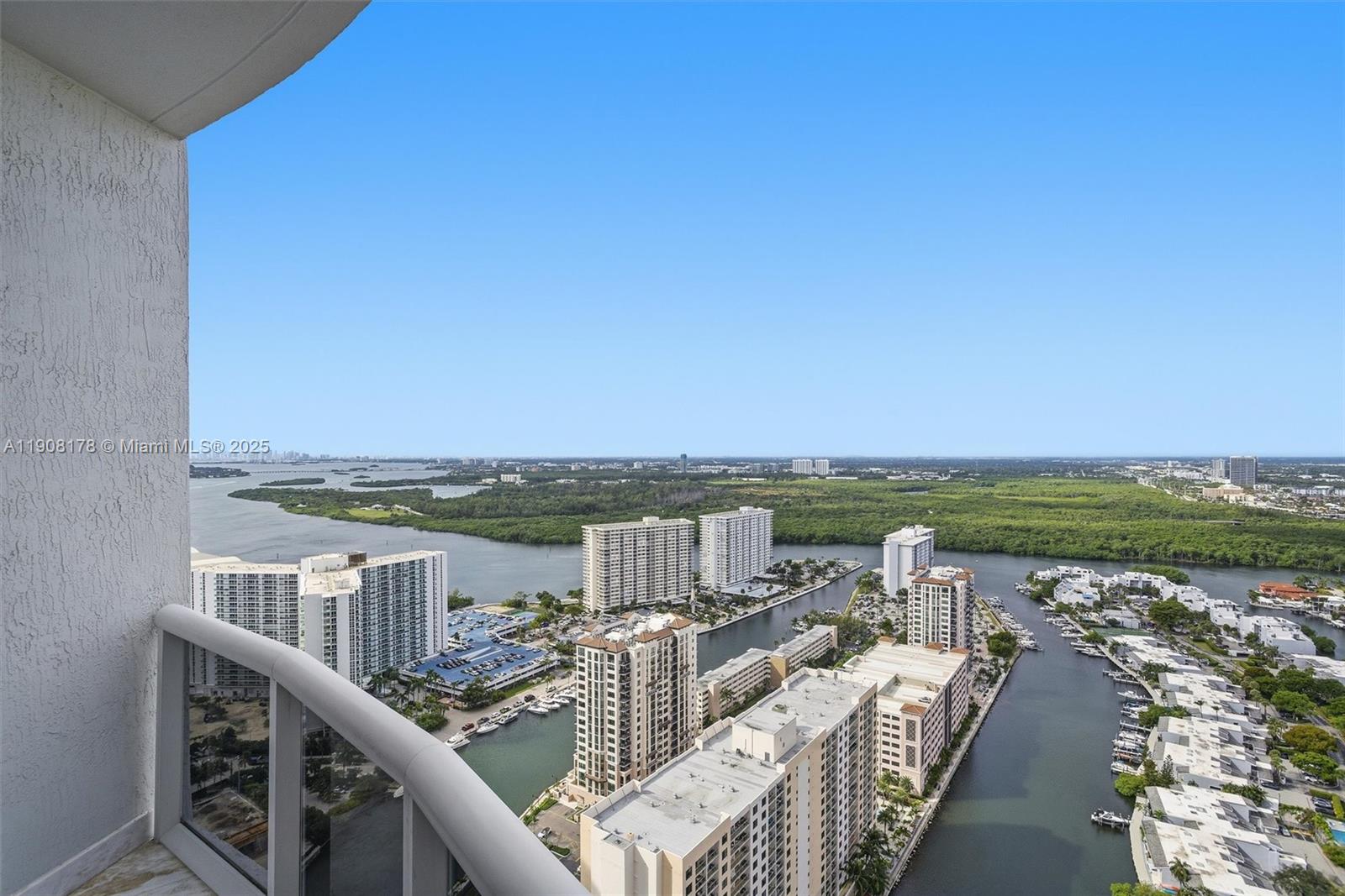 TDR TOWER I CONDO - Residential