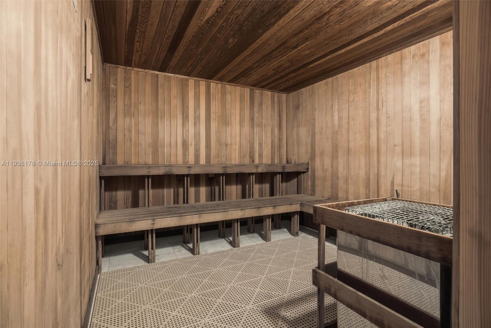 TDR TOWER I CONDO - Residential