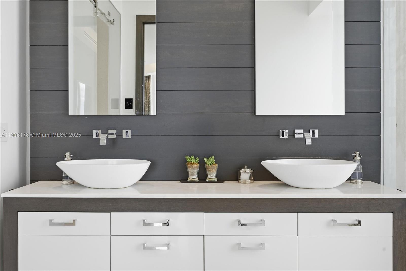 TDR TOWER I CONDO - Residential