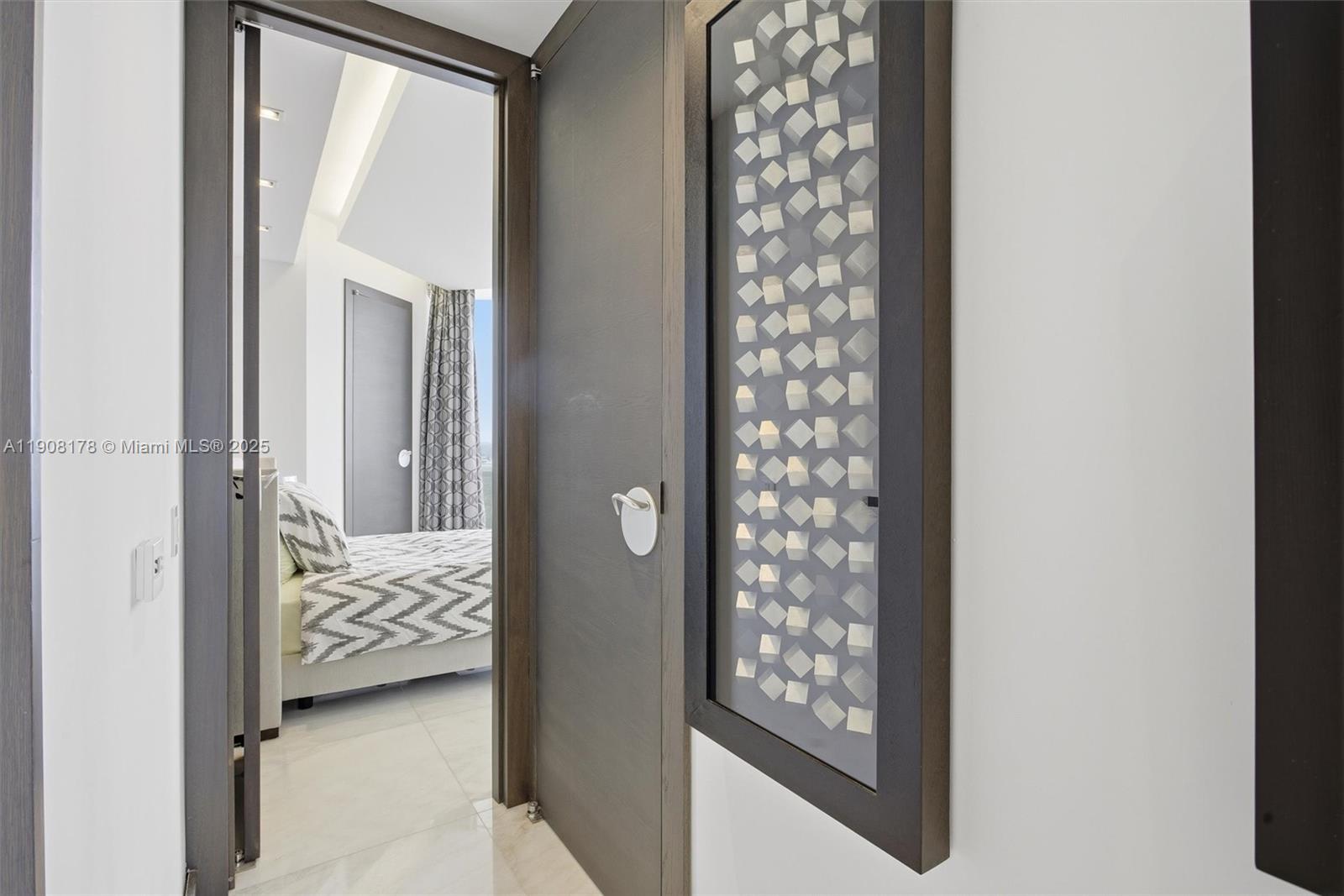 TDR TOWER I CONDO - Residential