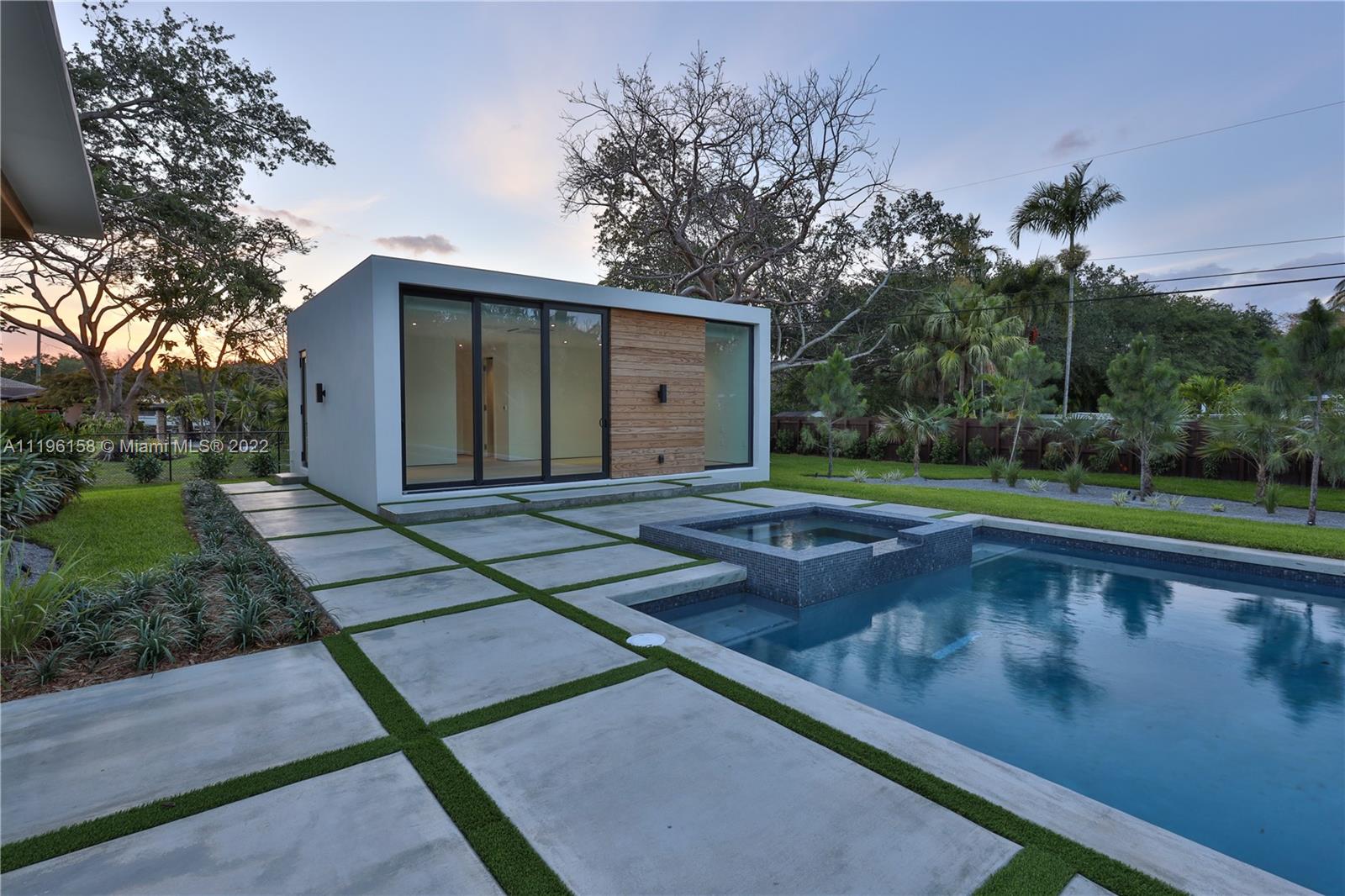 PINE TREE ESTATES - Residential