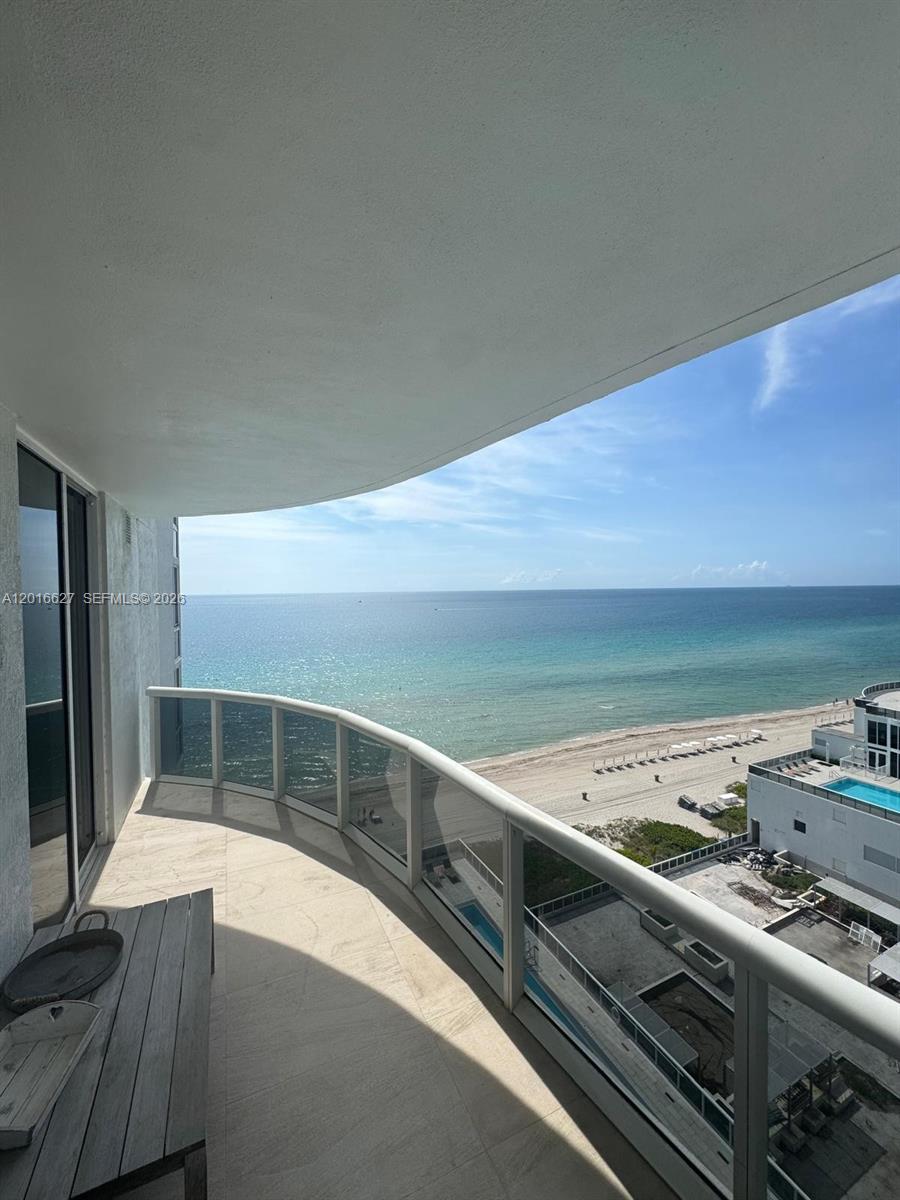 16001 Collins Ave 1002