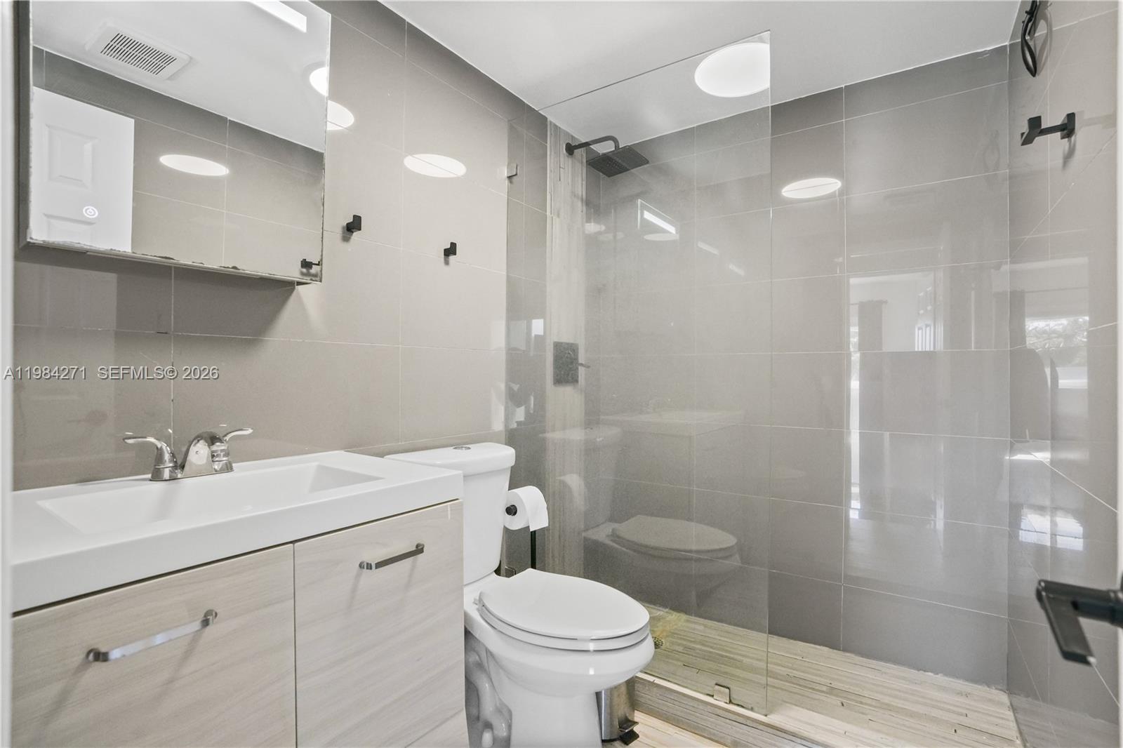 KEYSTONE ARMS CONDO - Residential Lease