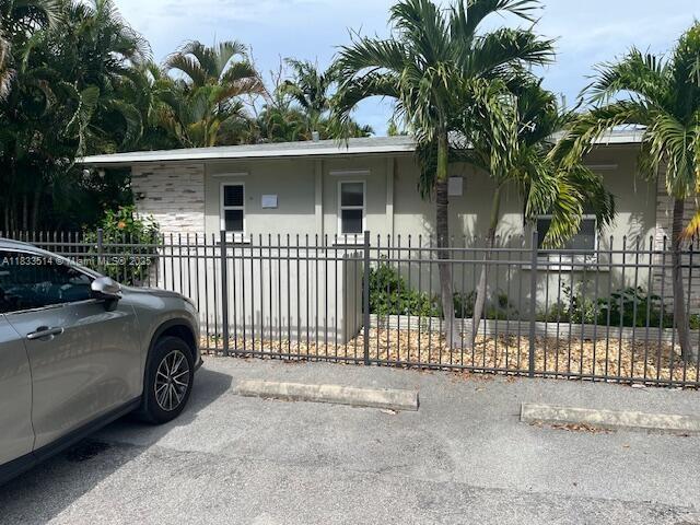 Beautifully renovated home in Fort Lauderdale ,in Victoria Park. . This spacious one bedroom ,one bathroom apartment has an open floor plan with a bright living area. Updated kitchen with stainless steel appliances. Central A/C cools the entire place.. Conveniently located close to shopping, dining, and the beach. This charming apartment provides both comfort and style in a very quiet setting in a very desirable neighborhood.