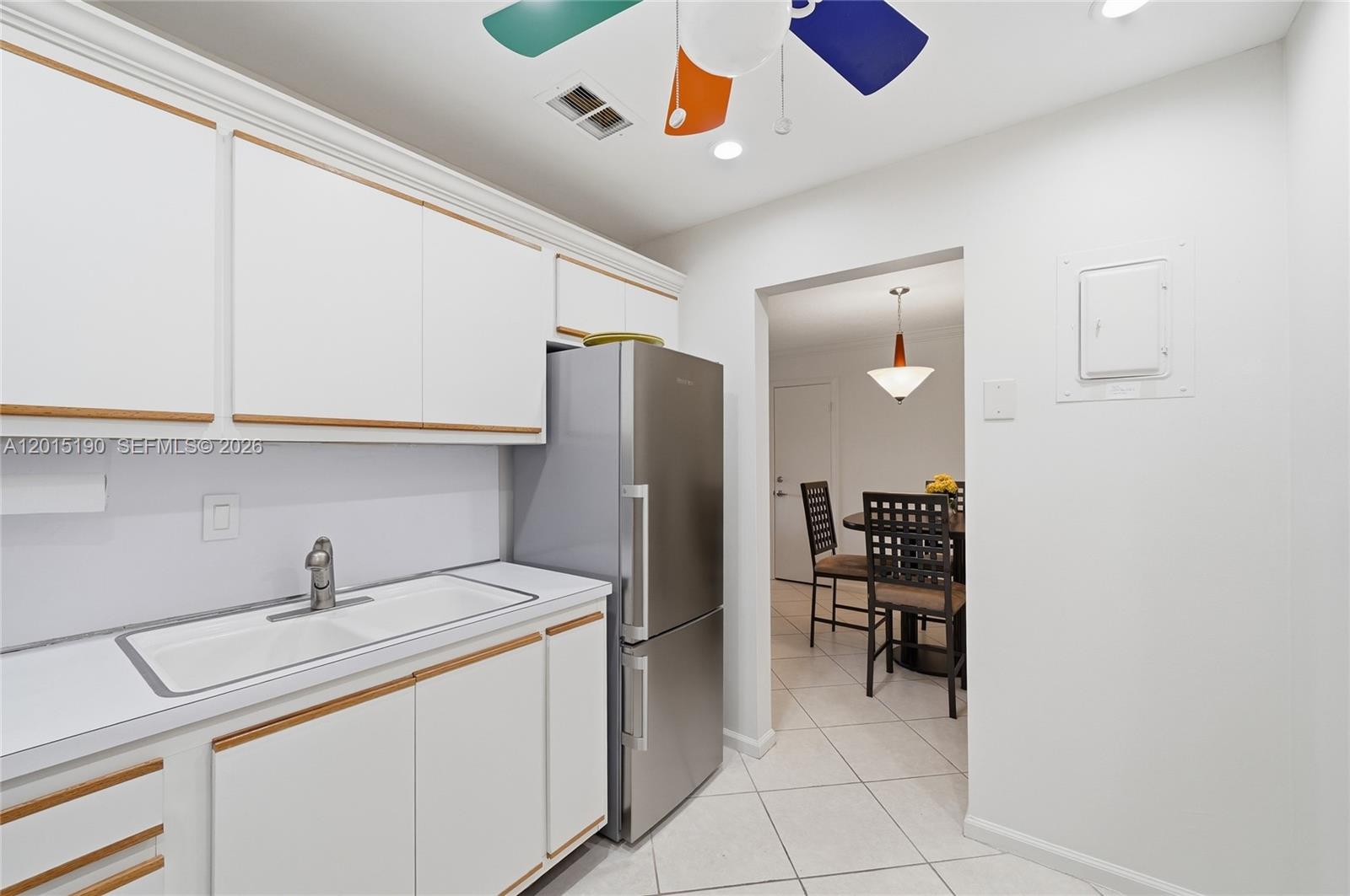 BAY COLONY CLUB CONDO - Residential Lease
