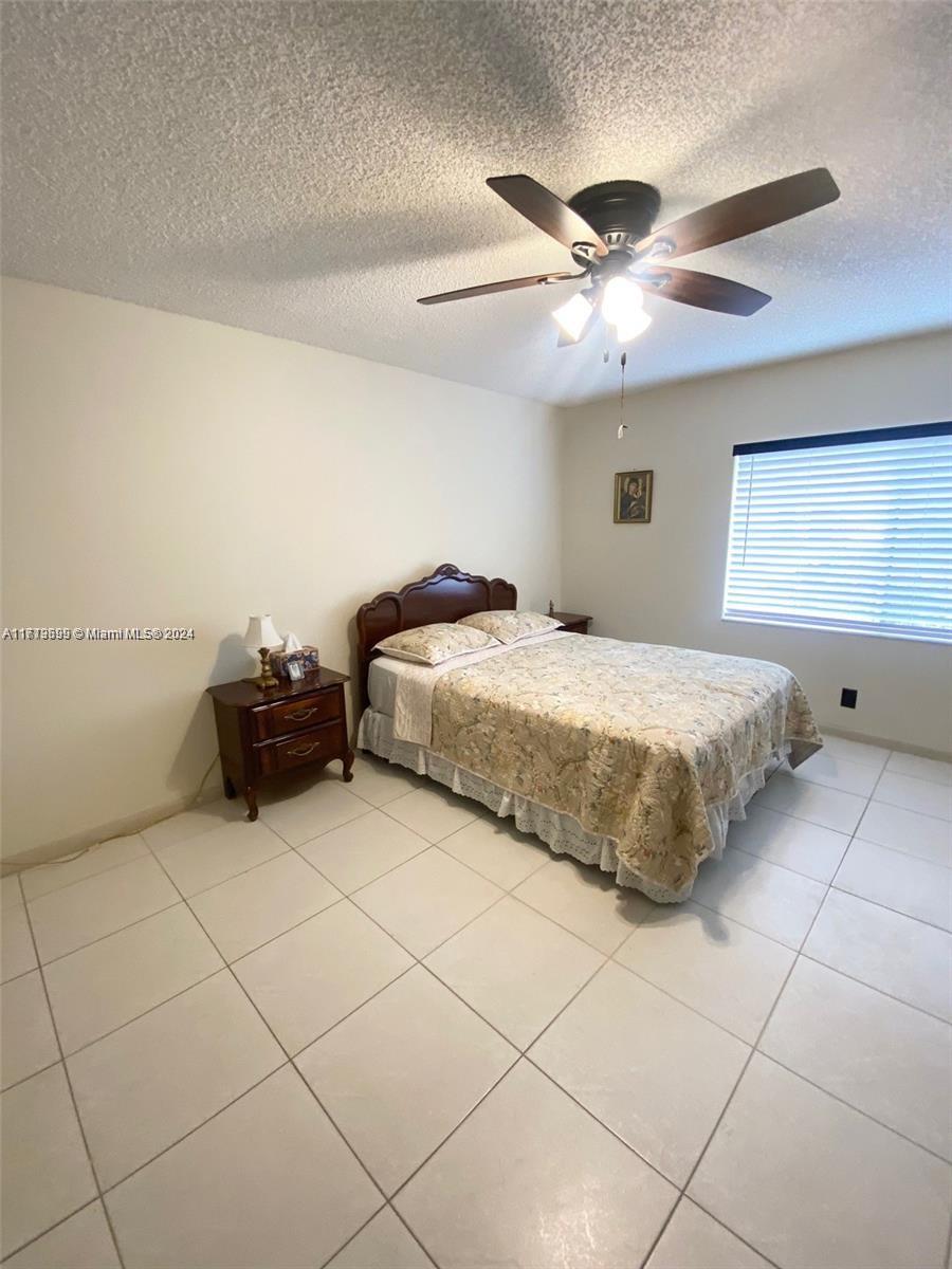 WHISPER WALK SEC C CONDO - Residential