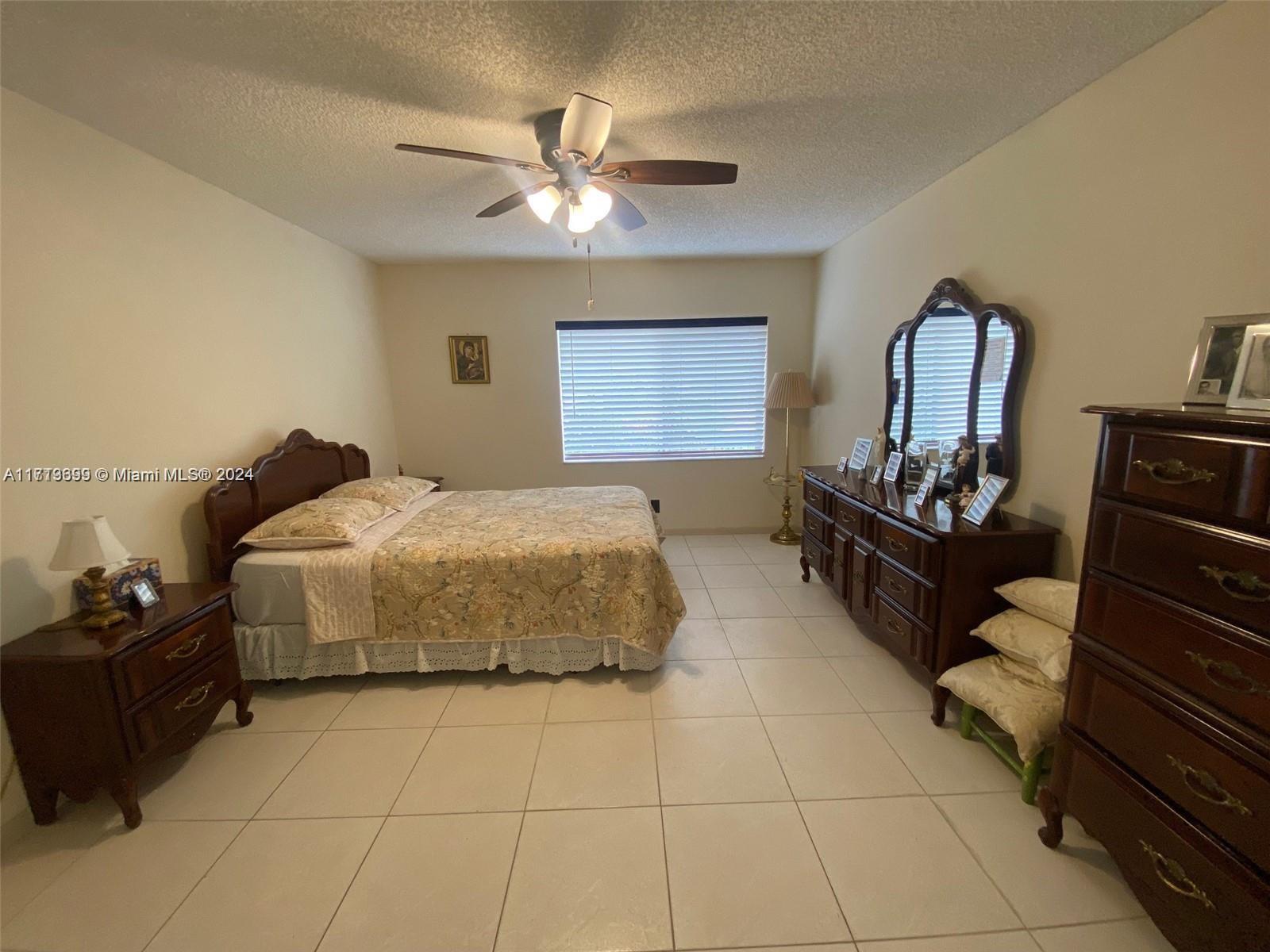 WHISPER WALK SEC C CONDO - Residential