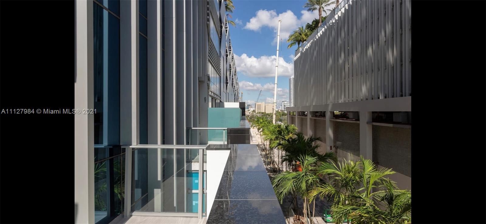 PARAMOUNT MIAMI WORLDCENT - Residential Lease
