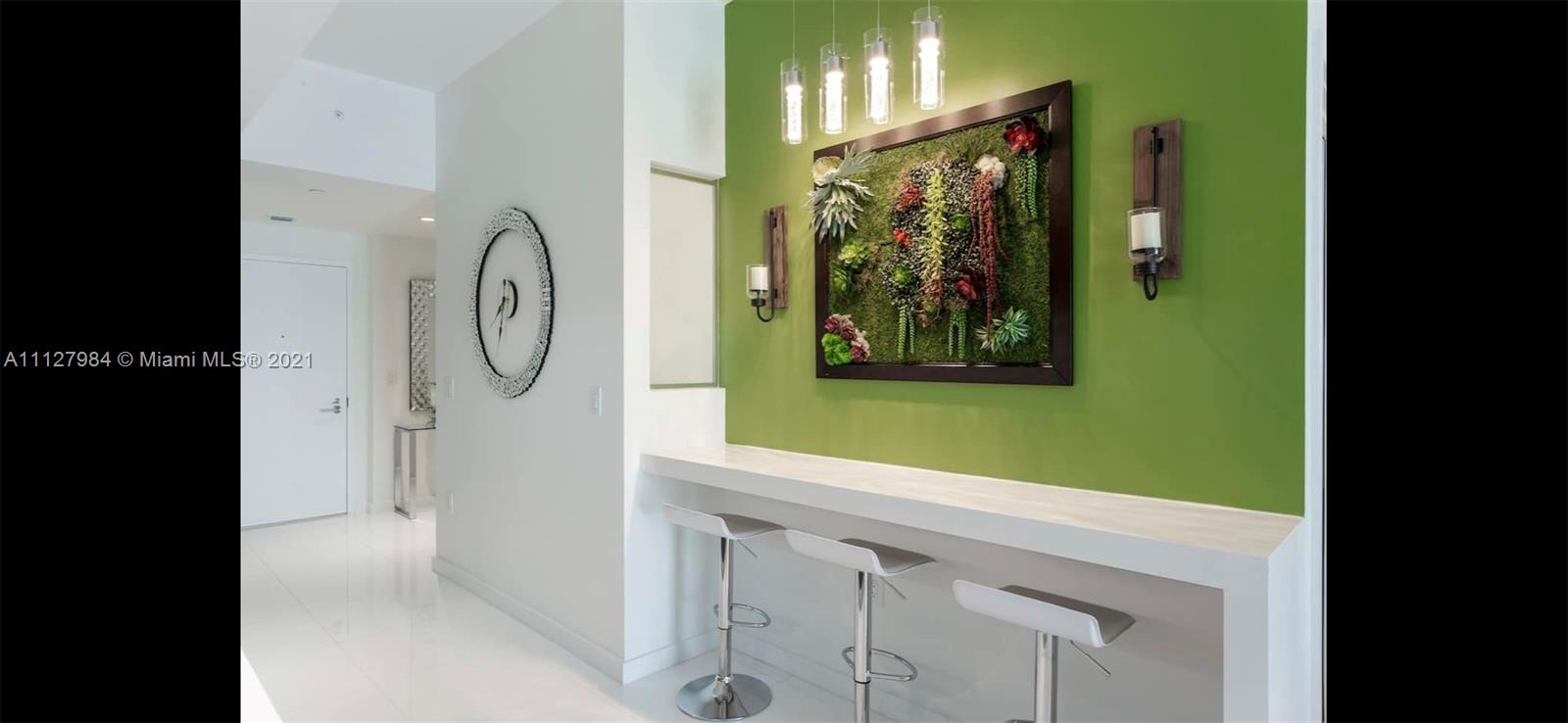 PARAMOUNT MIAMI WORLDCENT - Residential Lease