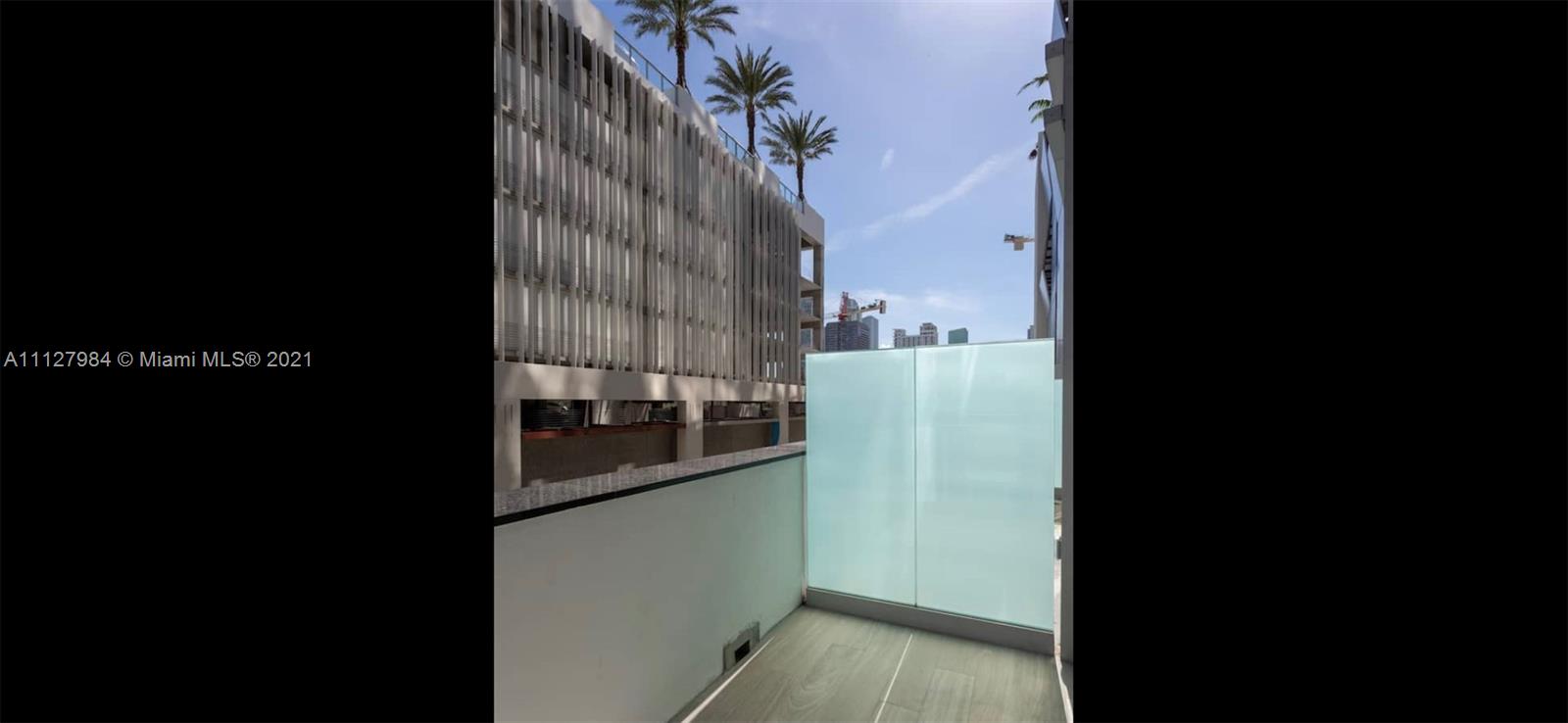 PARAMOUNT MIAMI WORLDCENT - Residential Lease