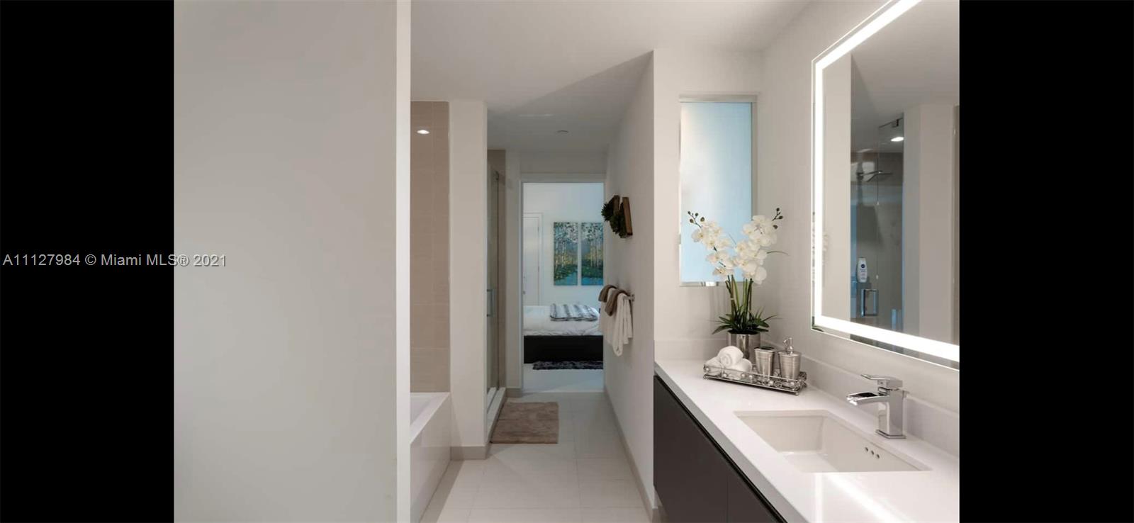 PARAMOUNT MIAMI WORLDCENT - Residential Lease