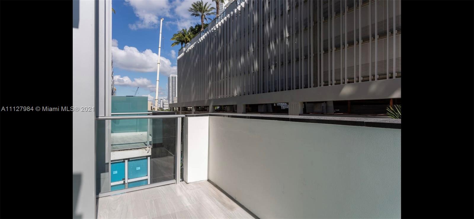 PARAMOUNT MIAMI WORLDCENT - Residential Lease