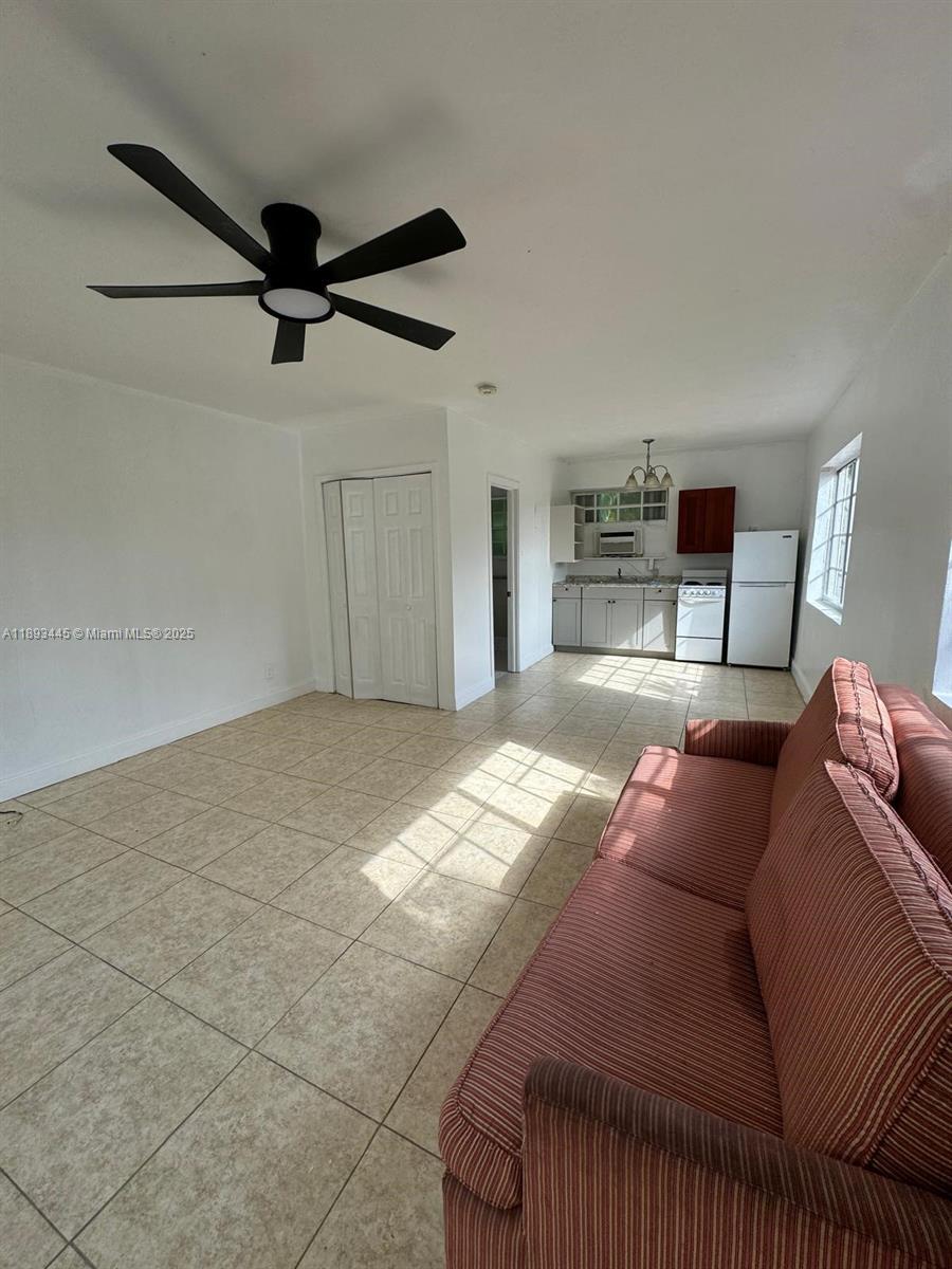 DANIA HEIGHTS EXT - Residential Lease