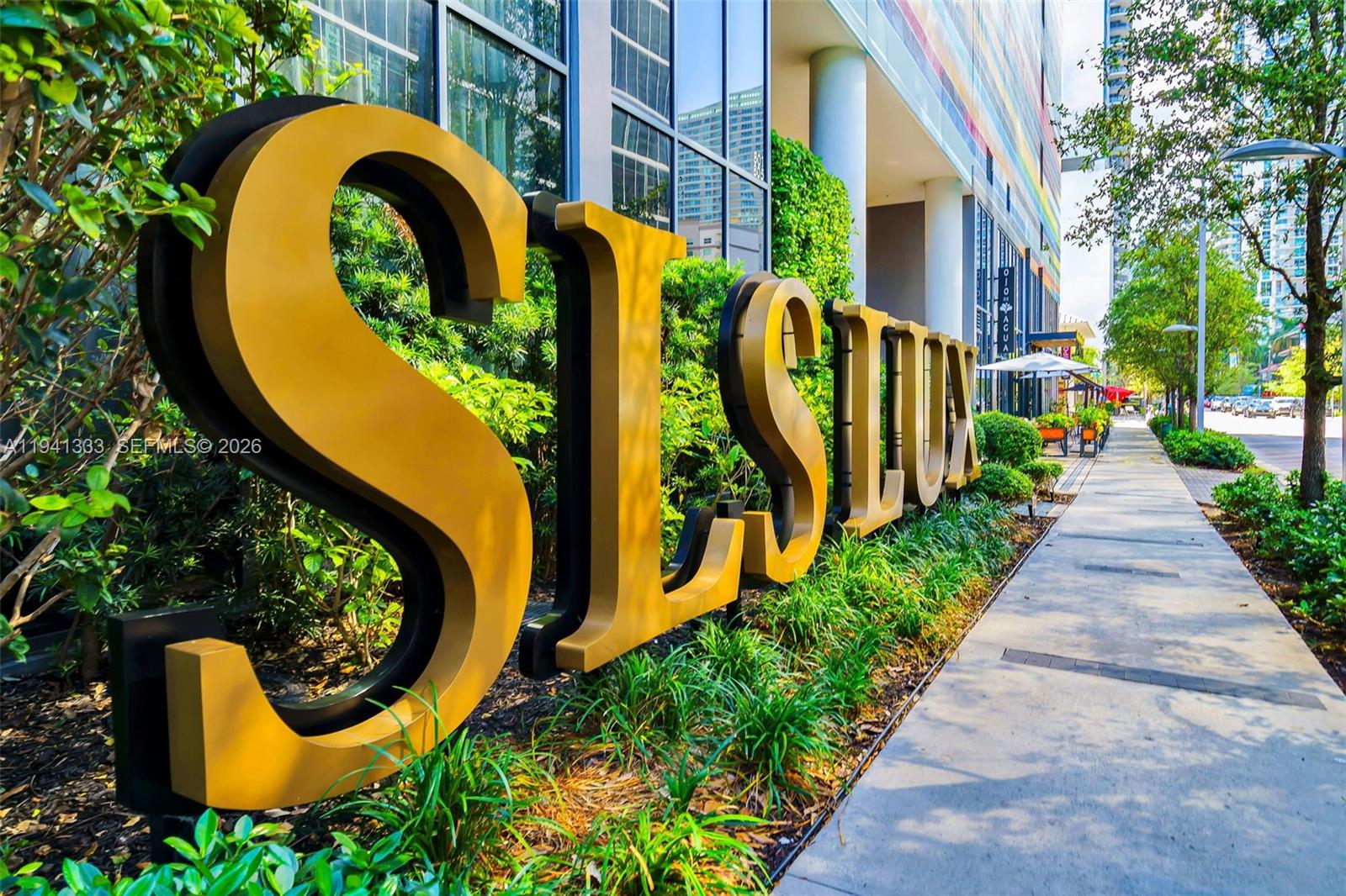 801 SMA RESIDENCES CONDO - Residential