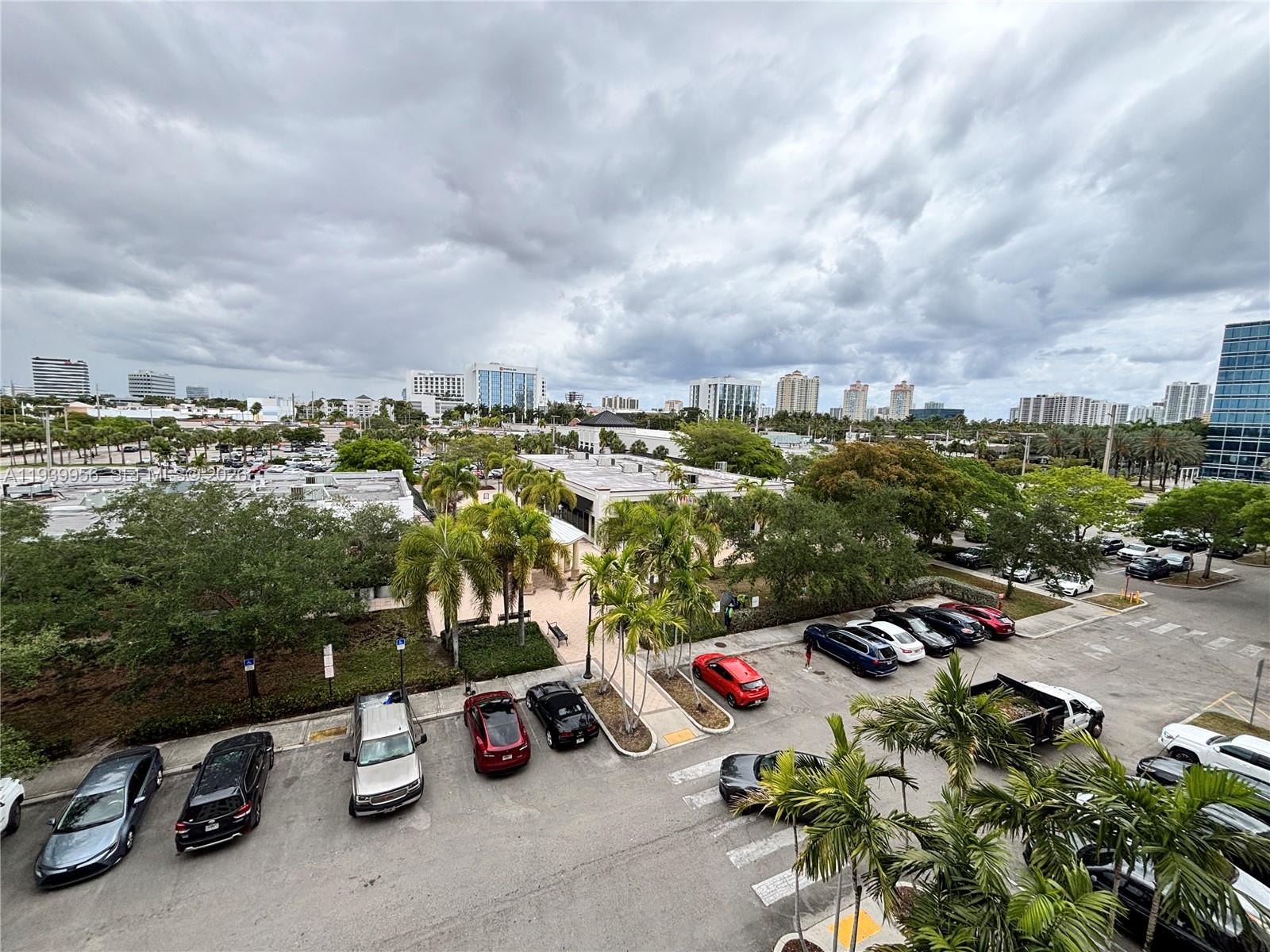 VENTURE AT AVENTURA WEST - Residential