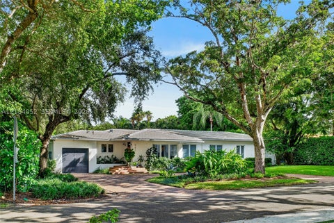 Photo of 521 San Juan Dr, Coral Gables, FL 33143 (MLS # A12104052)