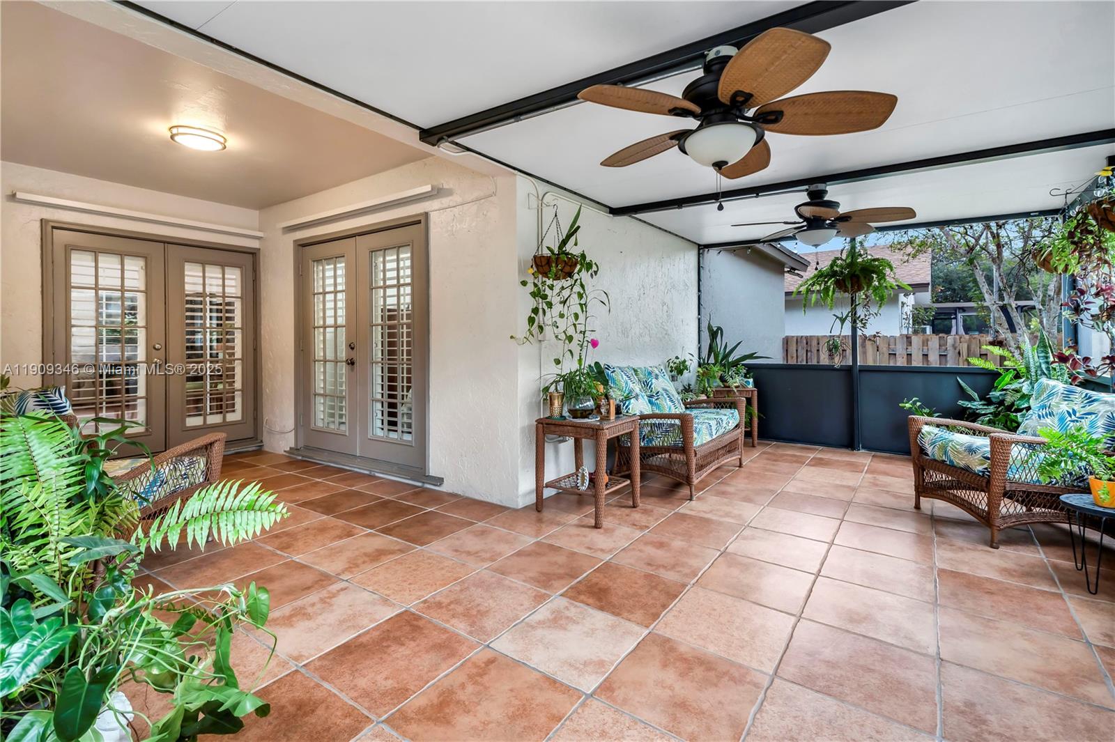 POLYNESIAN VILLAS - Residential