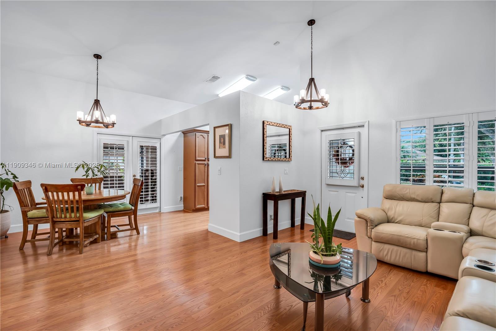 POLYNESIAN VILLAS - Residential