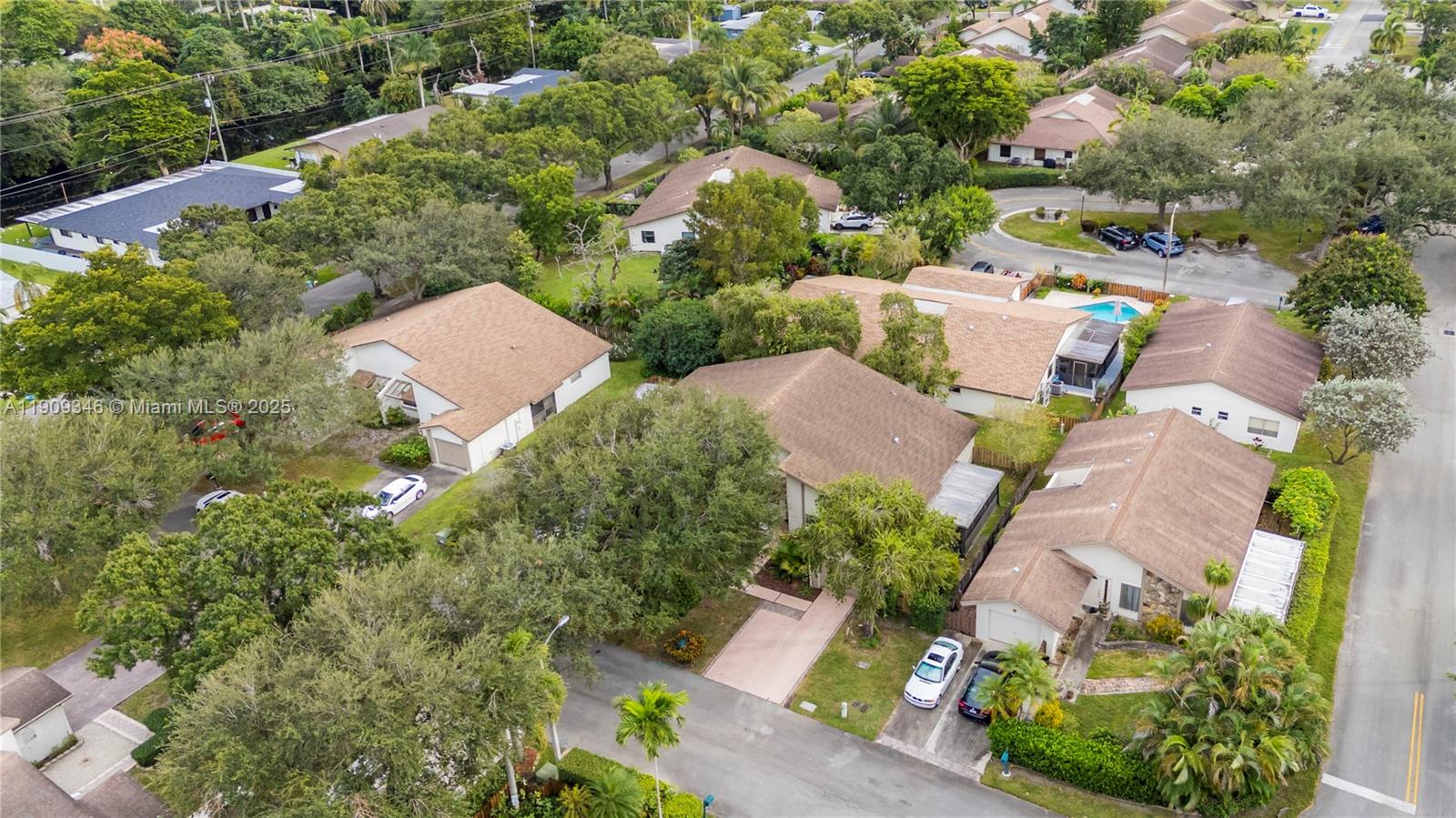 POLYNESIAN VILLAS - Residential
