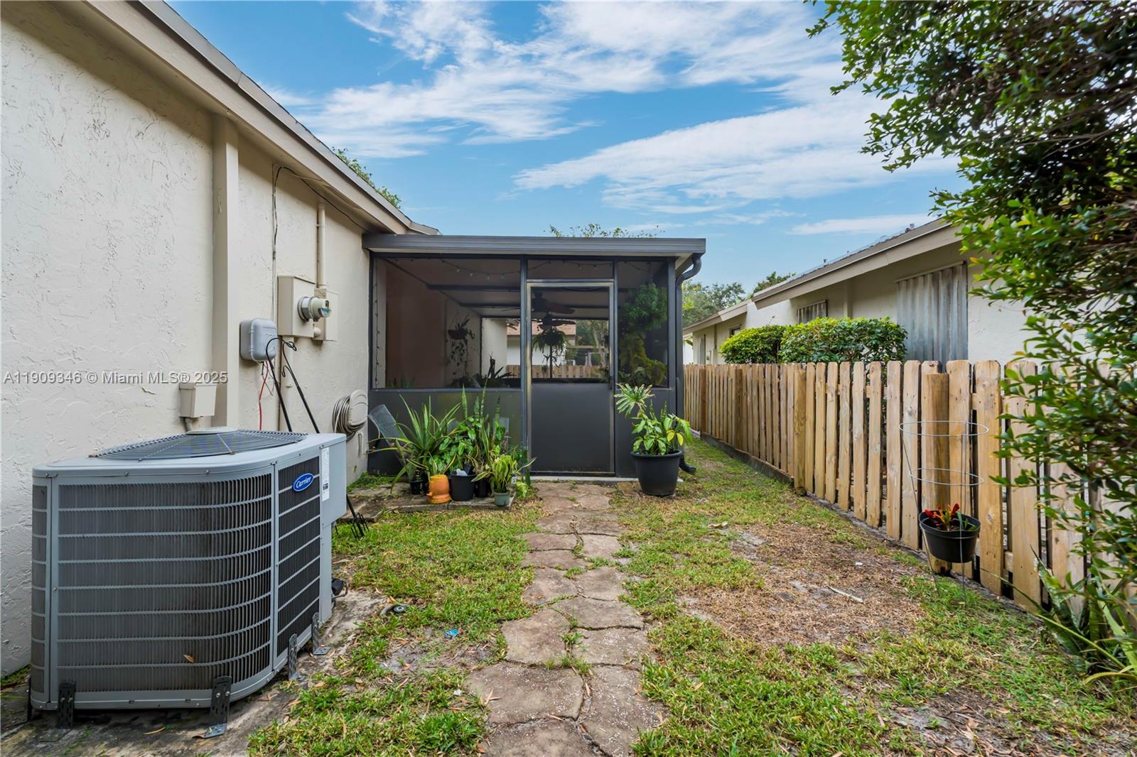 POLYNESIAN VILLAS - Residential