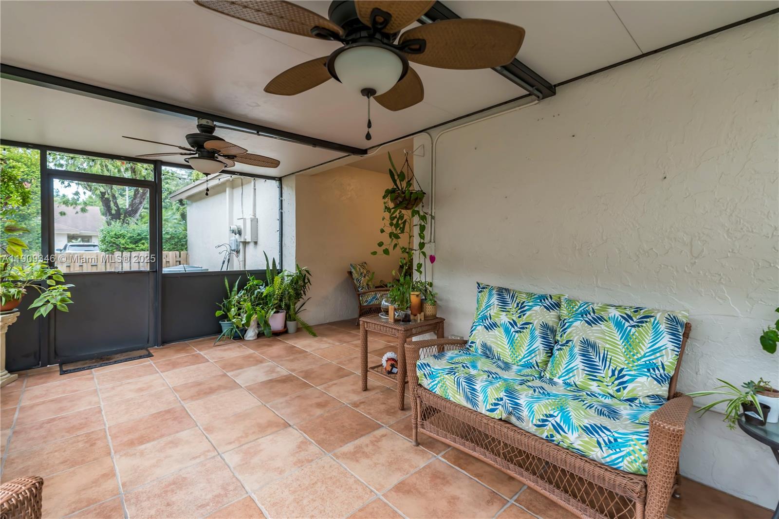 POLYNESIAN VILLAS - Residential