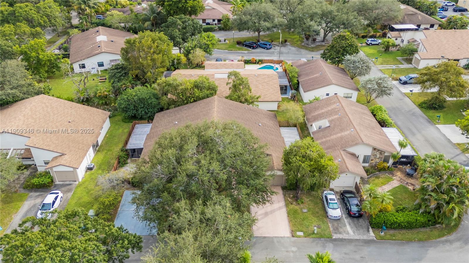 POLYNESIAN VILLAS - Residential