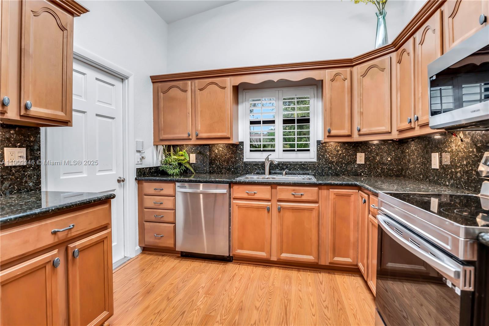 POLYNESIAN VILLAS - Residential