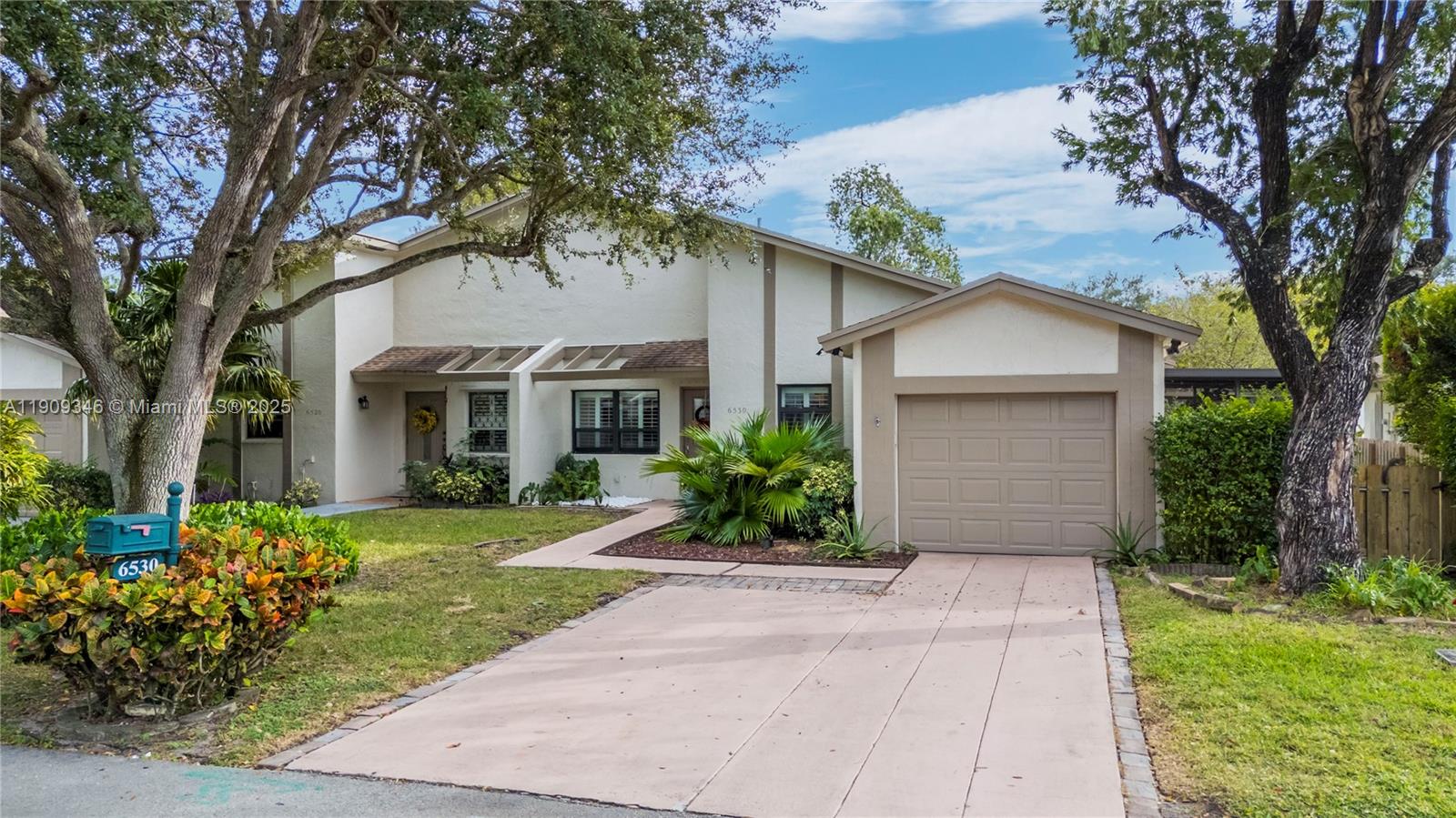 POLYNESIAN VILLAS - Residential