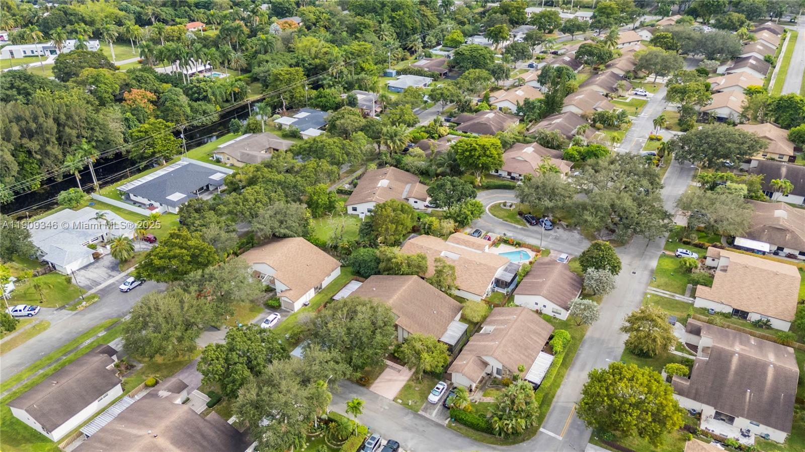 POLYNESIAN VILLAS - Residential