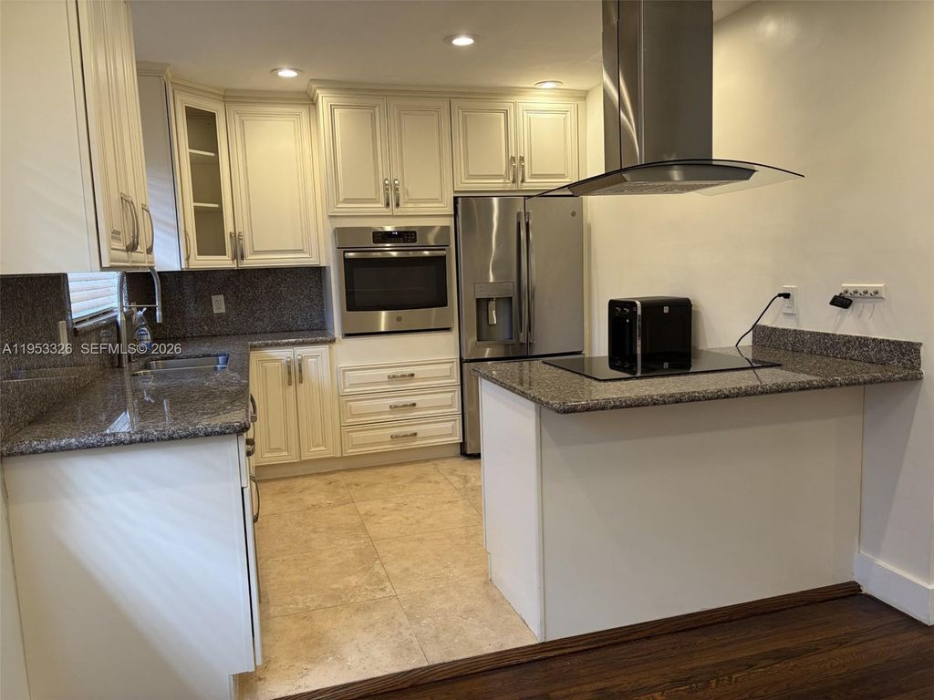 Photo of 300 Manor Pl, Coral Gables, FL 33133 (MLS # A11953326)